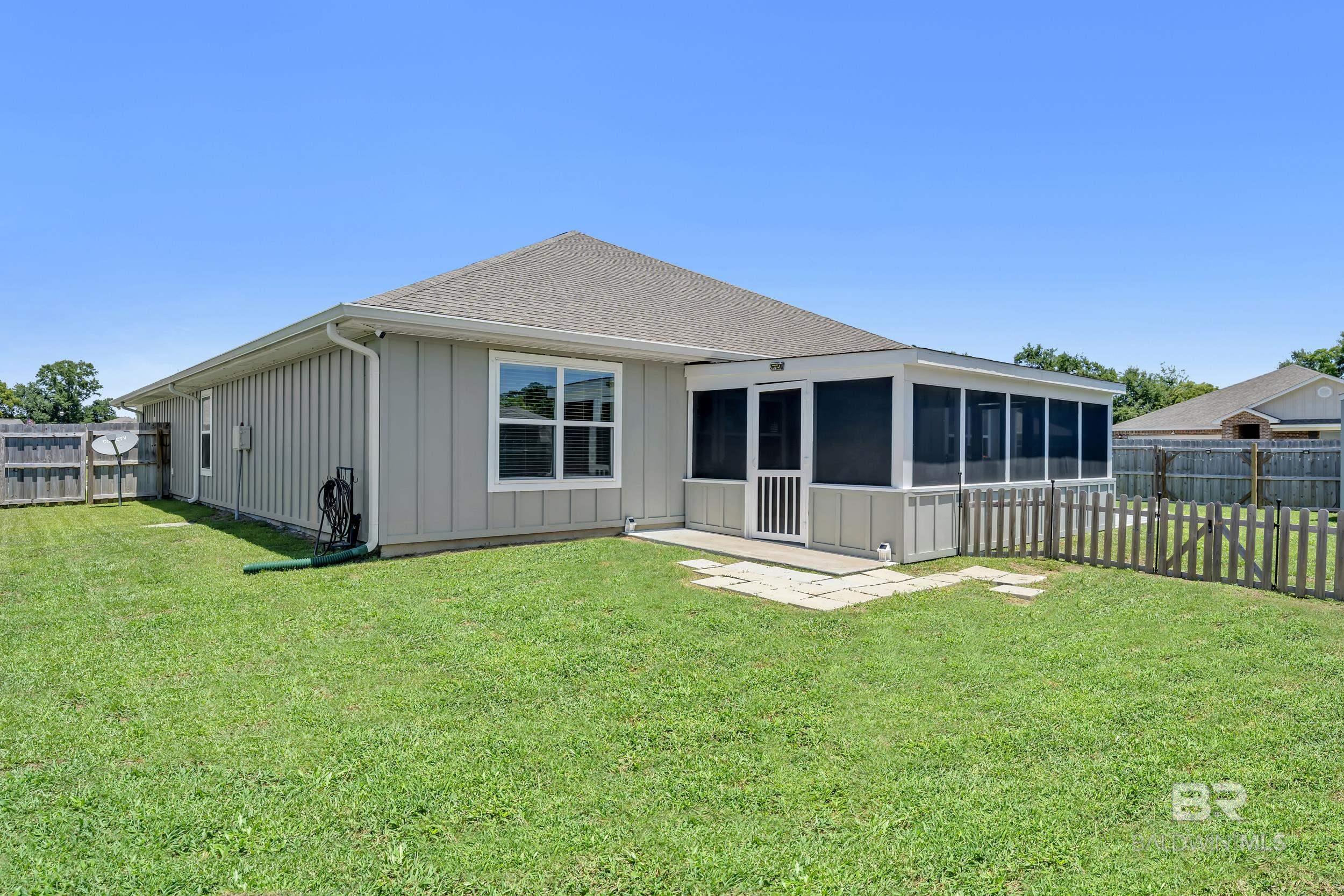 https://zimg.paragon.ice.com/ParagonImages/Property/PG/BCAR/393332/40/0/0/afdfc51c0cadb1ef10dca2e322b49285/7/4b6356edfc9269683360e4326f29a5ee/393332-2ee106e2-ee1b-417f-bf80-d209cdcb092f.JPG