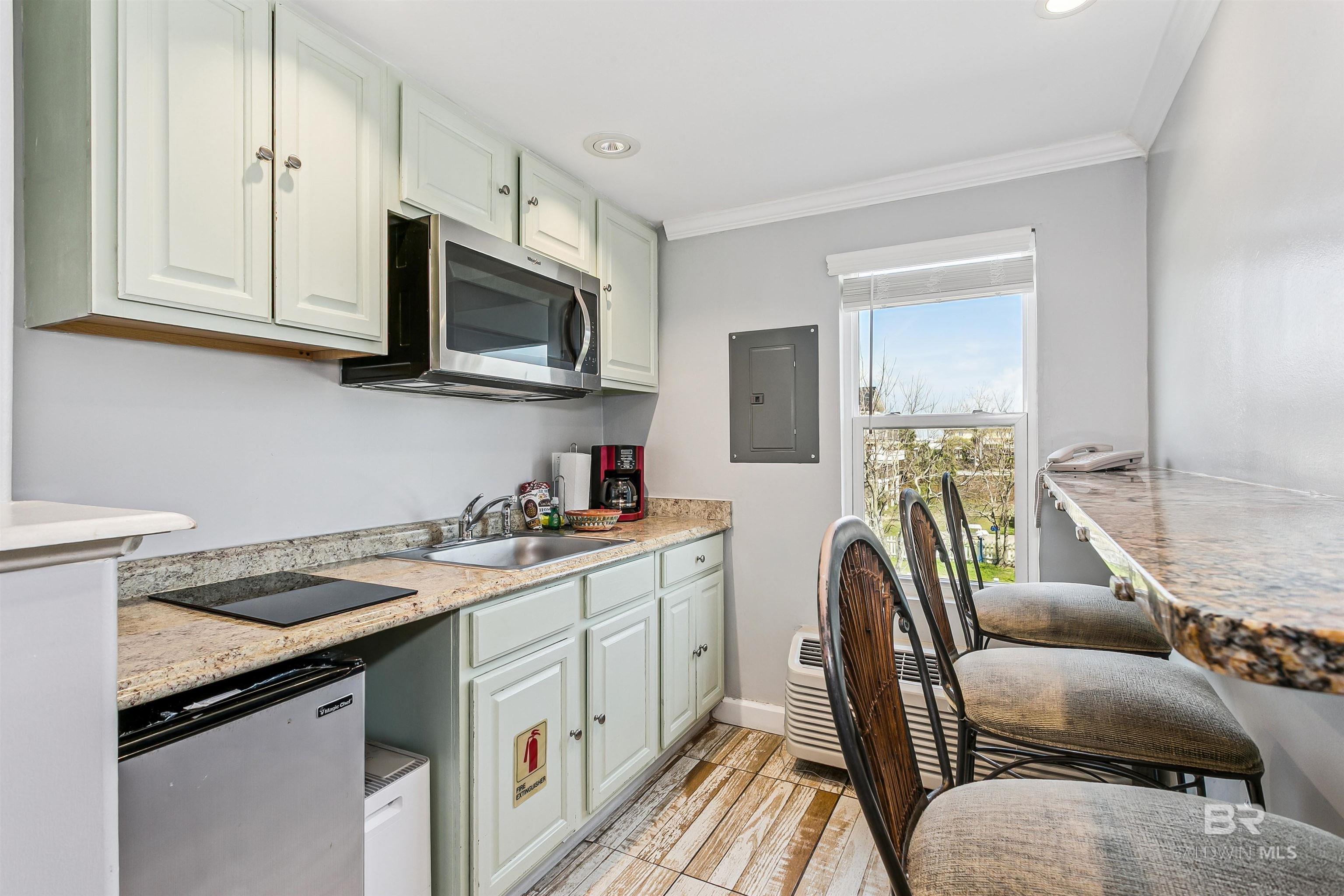 200 E Beach Boulevard UNIT 208, Gulf Shores, AL, 36542