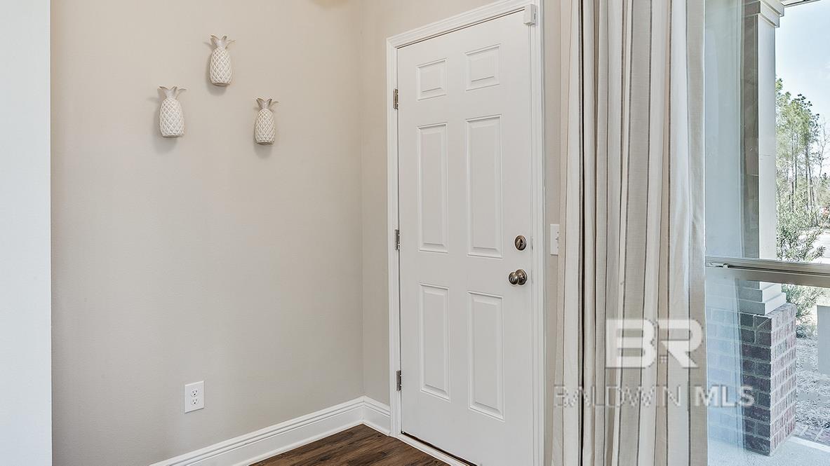 https://zimg.paragon.ice.com/ParagonImages/Property/PG/BCAR/393423/1/0/0/96bef33e8331d382a9d40e337c8cacd0/7/0f3ccd19d8e39bdb160ba84c467c17fa/393423-E19EE4D1-55EE-4174-8298-1BA142AFC7B3.JPG