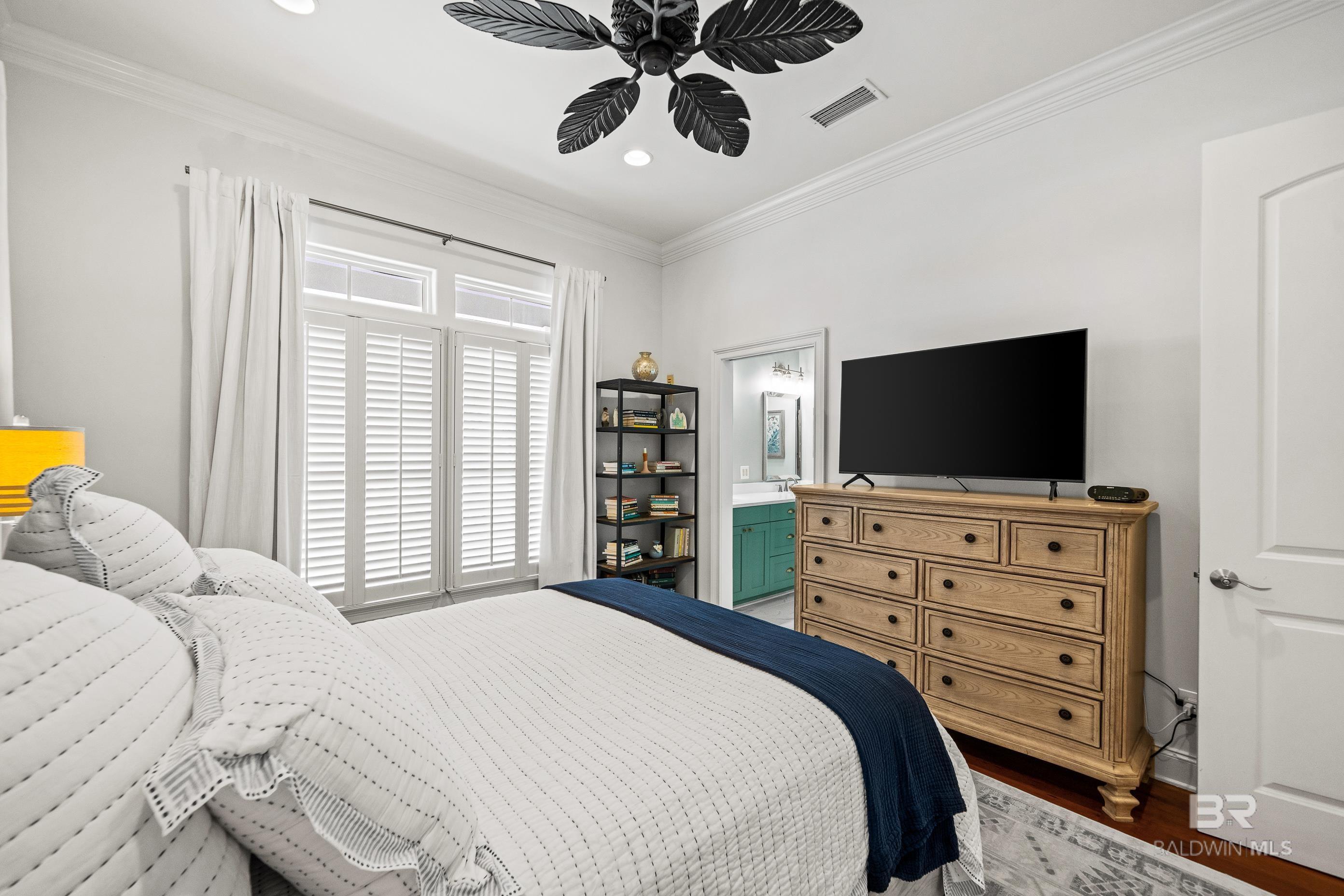 https://zimg.paragon.ice.com/ParagonImages/Property/PG/BCAR/393471/23/0/0/3e6fd607f54221bd59d02b03842e579a/7/eac48cb38d857ff20efa7ba6e2c533ef/393471-a210c712-18b8-42a0-a63d-ccb4fedb1709.JPG