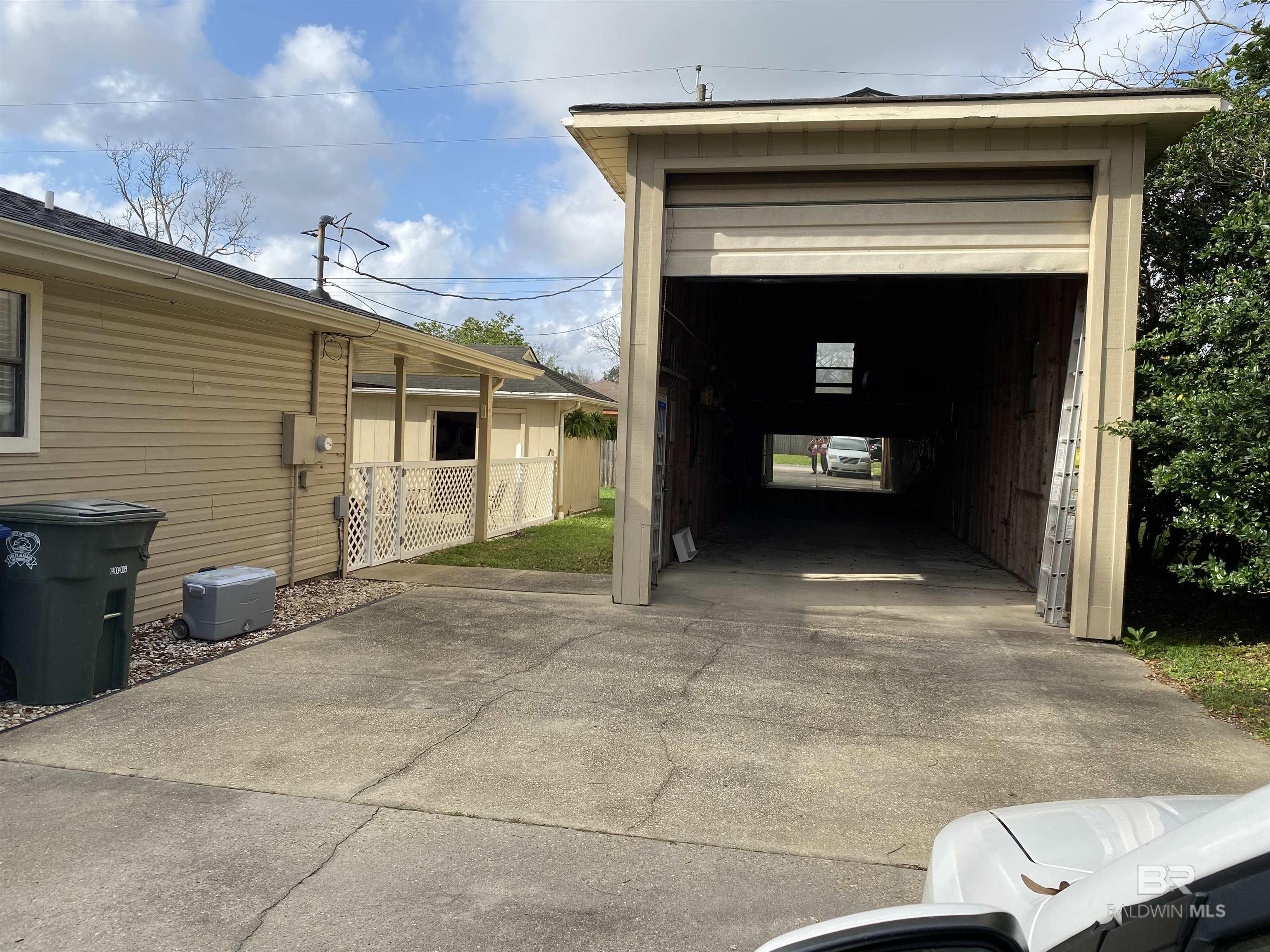 603 E Walker Avenue, Foley, AL, 36535