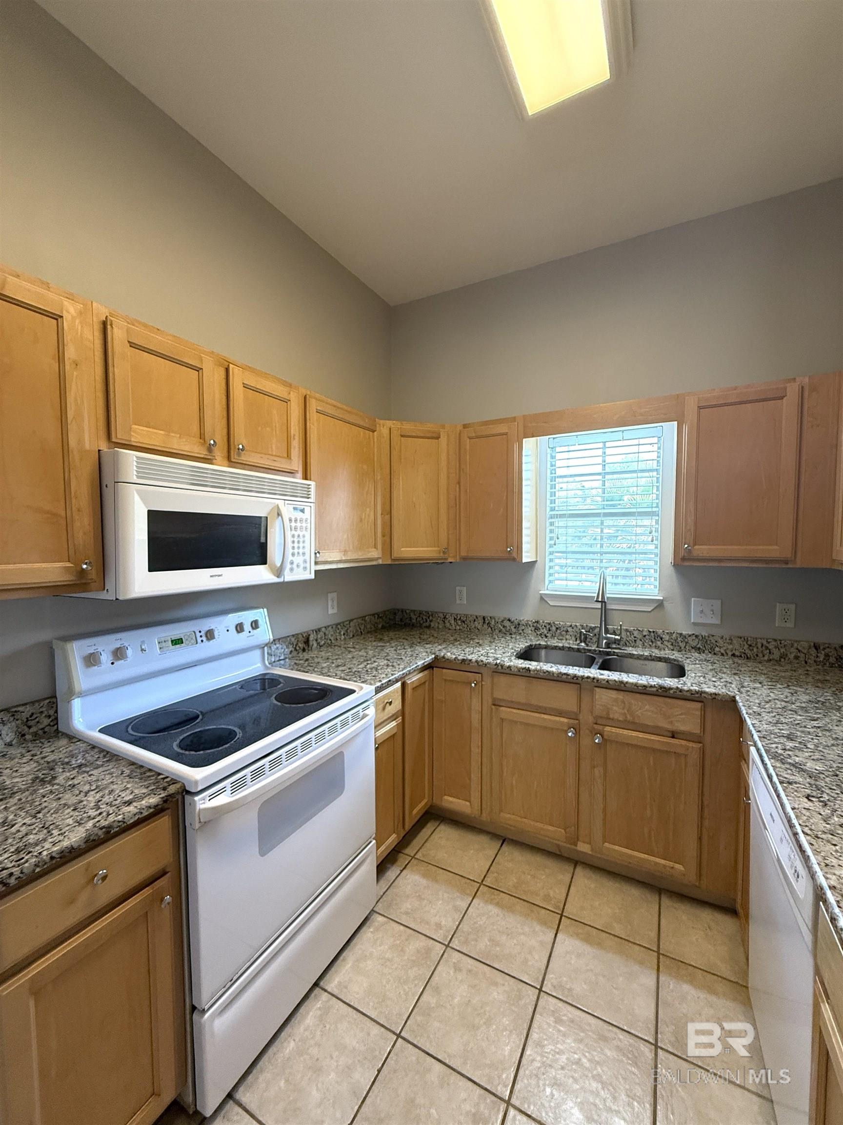 4 Yacht Club Drive UNIT 9, Daphne, AL, 36526