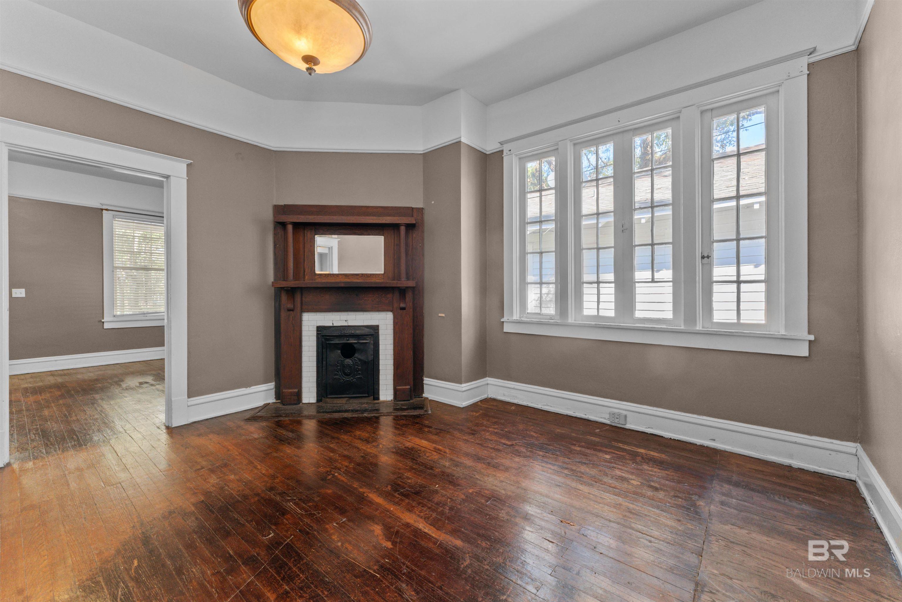 21 HOUSTON Street, Mobile, AL, 36606