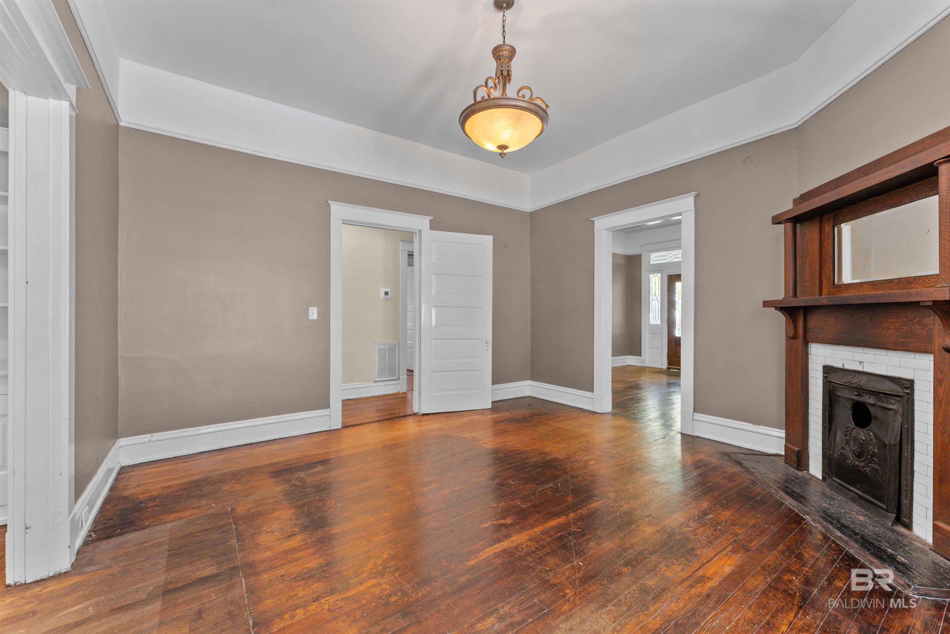 21 HOUSTON Street, Mobile, AL, 36606