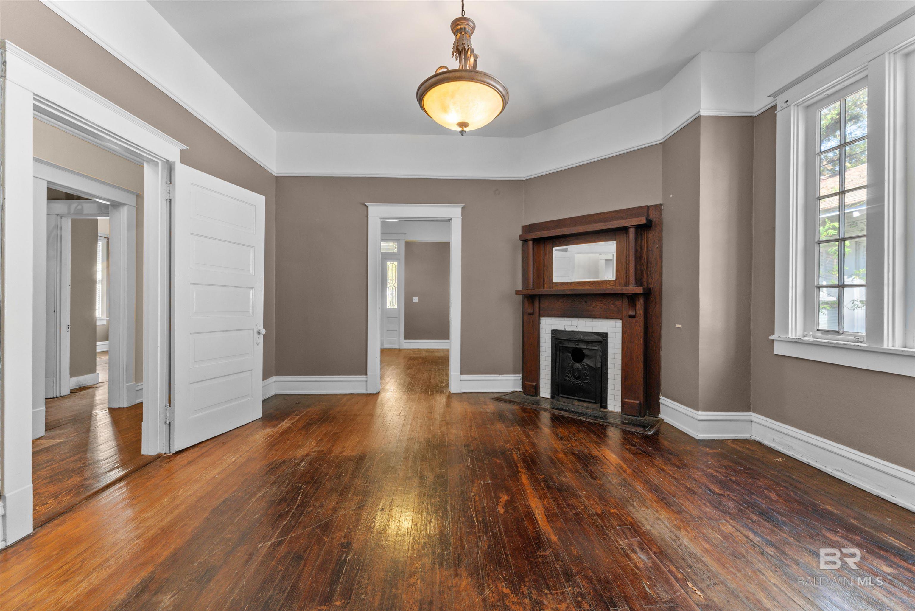 21 HOUSTON Street, Mobile, AL, 36606