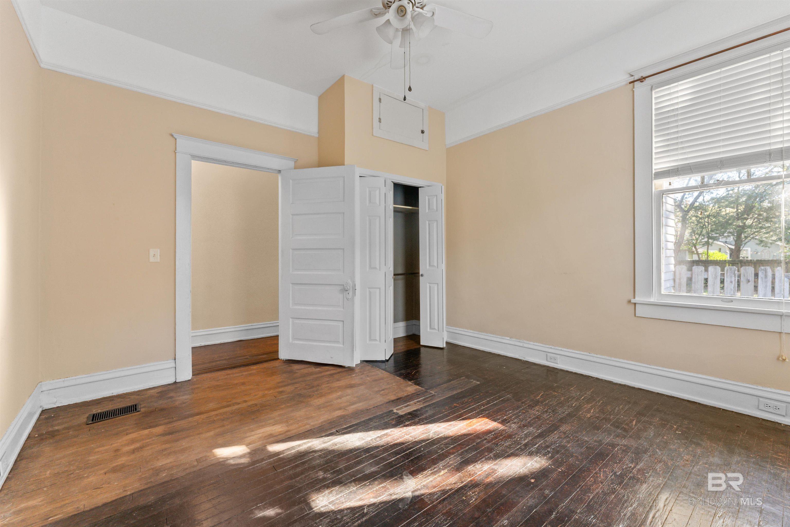 21 HOUSTON Street, Mobile, AL, 36606