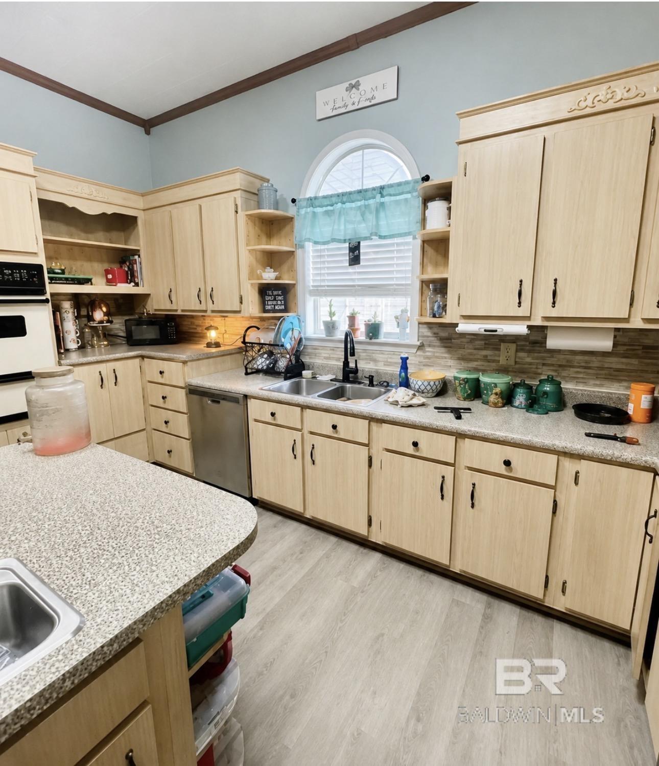 https://zimg.paragon.ice.com/ParagonImages/Property/PG/BCAR/393547/16/0/0/e375b960a6aa44acb5919b047db211bd/7/544bf0144f4610ac01856cf76cbe7ab1/393547-6bba0726-c287-4660-bfde-687780f1c946.JPG