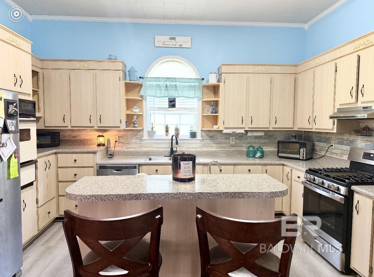 https://zimg.paragon.ice.com/ParagonImages/Property/PG/BCAR/393547/18/0/0/6a9e090aa071645ccd8145b0a3dca649/7/544bf0144f4610ac01856cf76cbe7ab1/393547-a720f905-a7aa-4daf-8776-7fce23e5e1e8.JPG