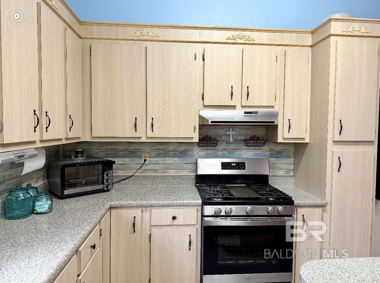 https://zimg.paragon.ice.com/ParagonImages/Property/PG/BCAR/393547/19/0/0/bebd323a7655b1df4a6c2257989d2400/7/544bf0144f4610ac01856cf76cbe7ab1/393547-7deeb920-c688-4967-b53c-2760dfb15049.JPG