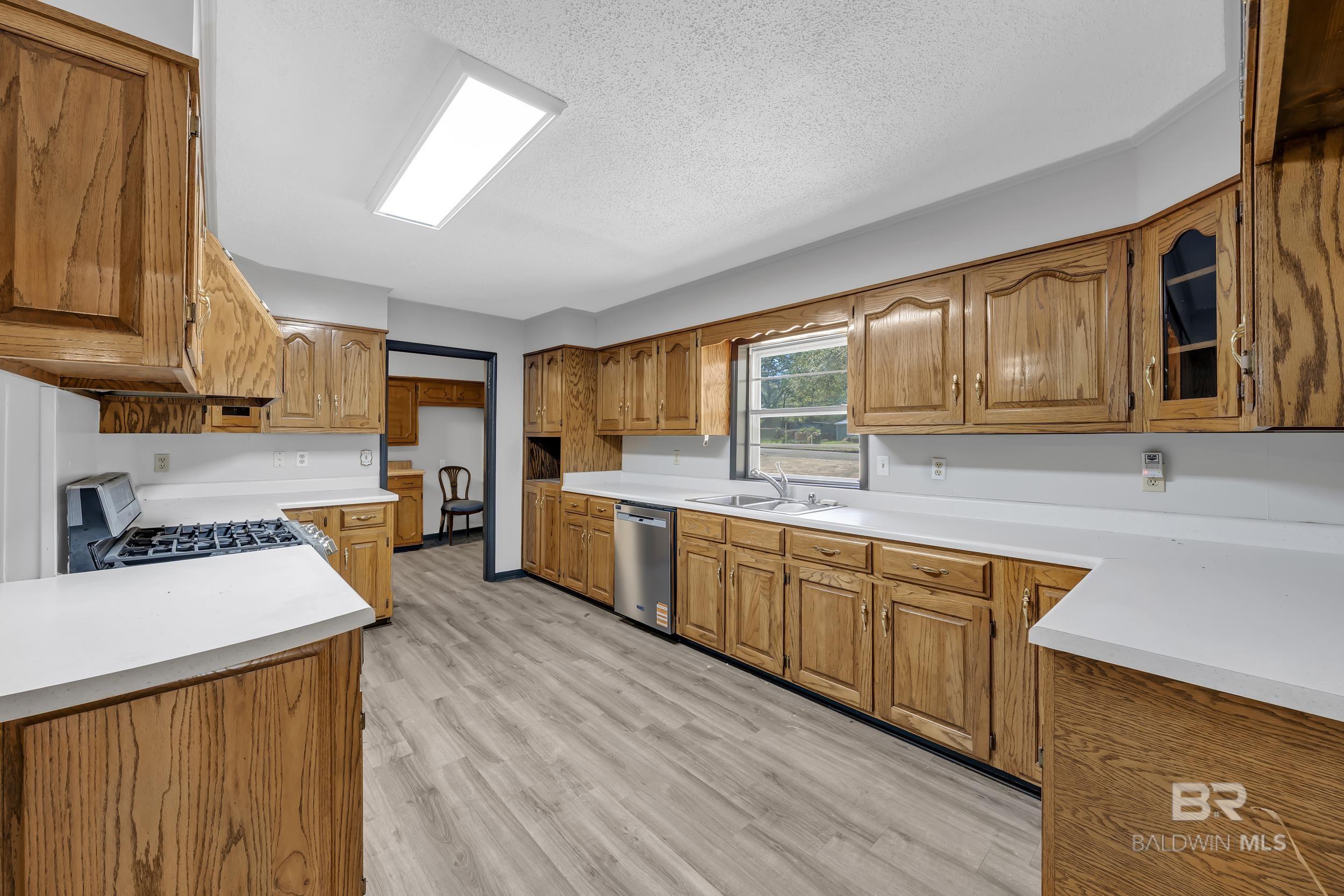 5225 PERSONS Drive, Mobile, AL, 36618