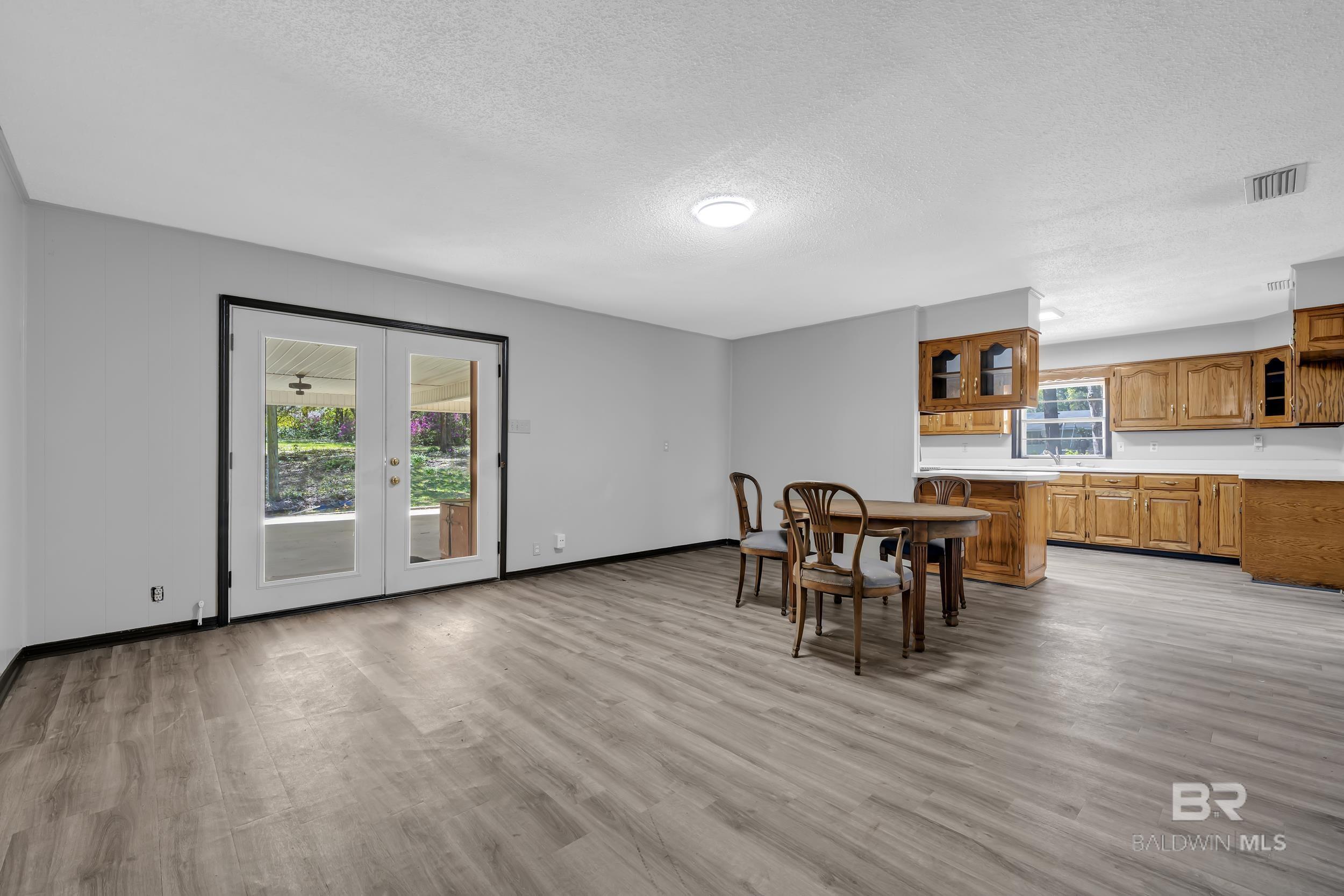 5225 PERSONS Drive, Mobile, AL, 36618