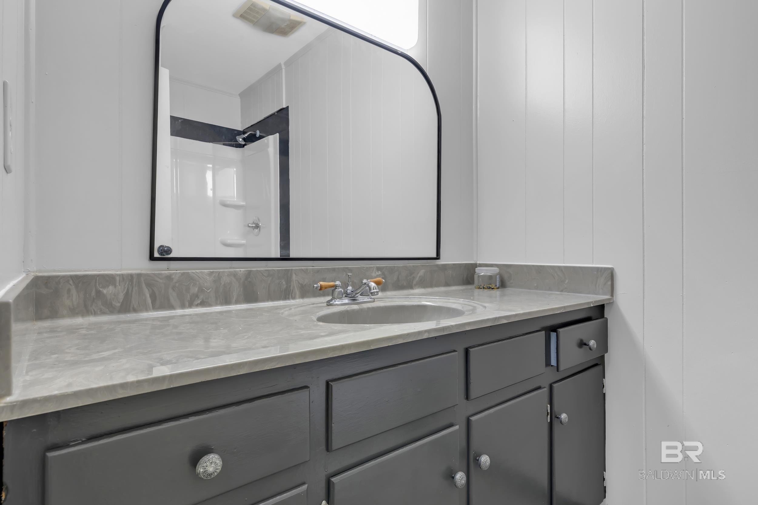 5225 PERSONS Drive, Mobile, AL, 36618