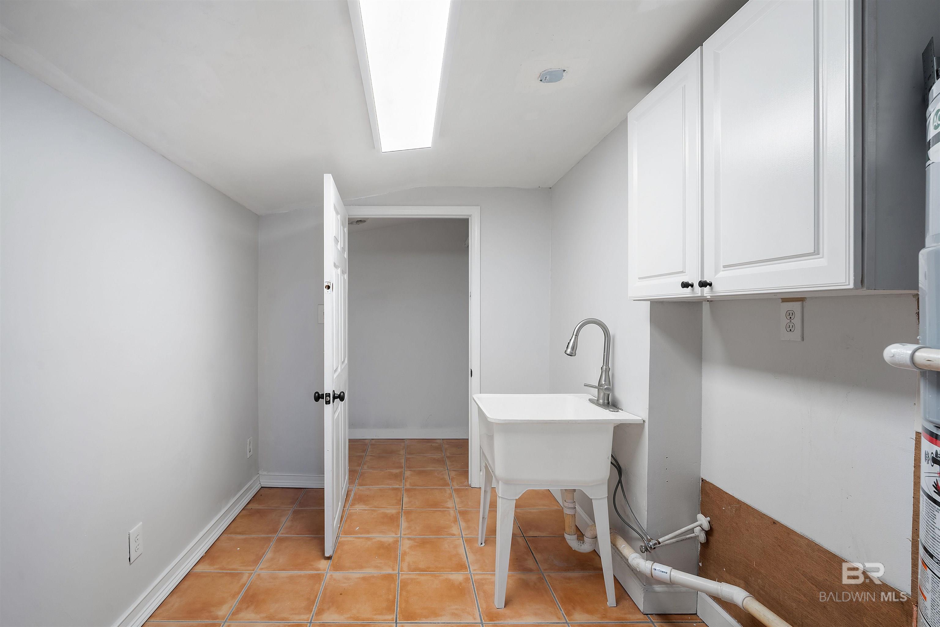 2214 S Hillwood Drive, Mobile, AL, 36605