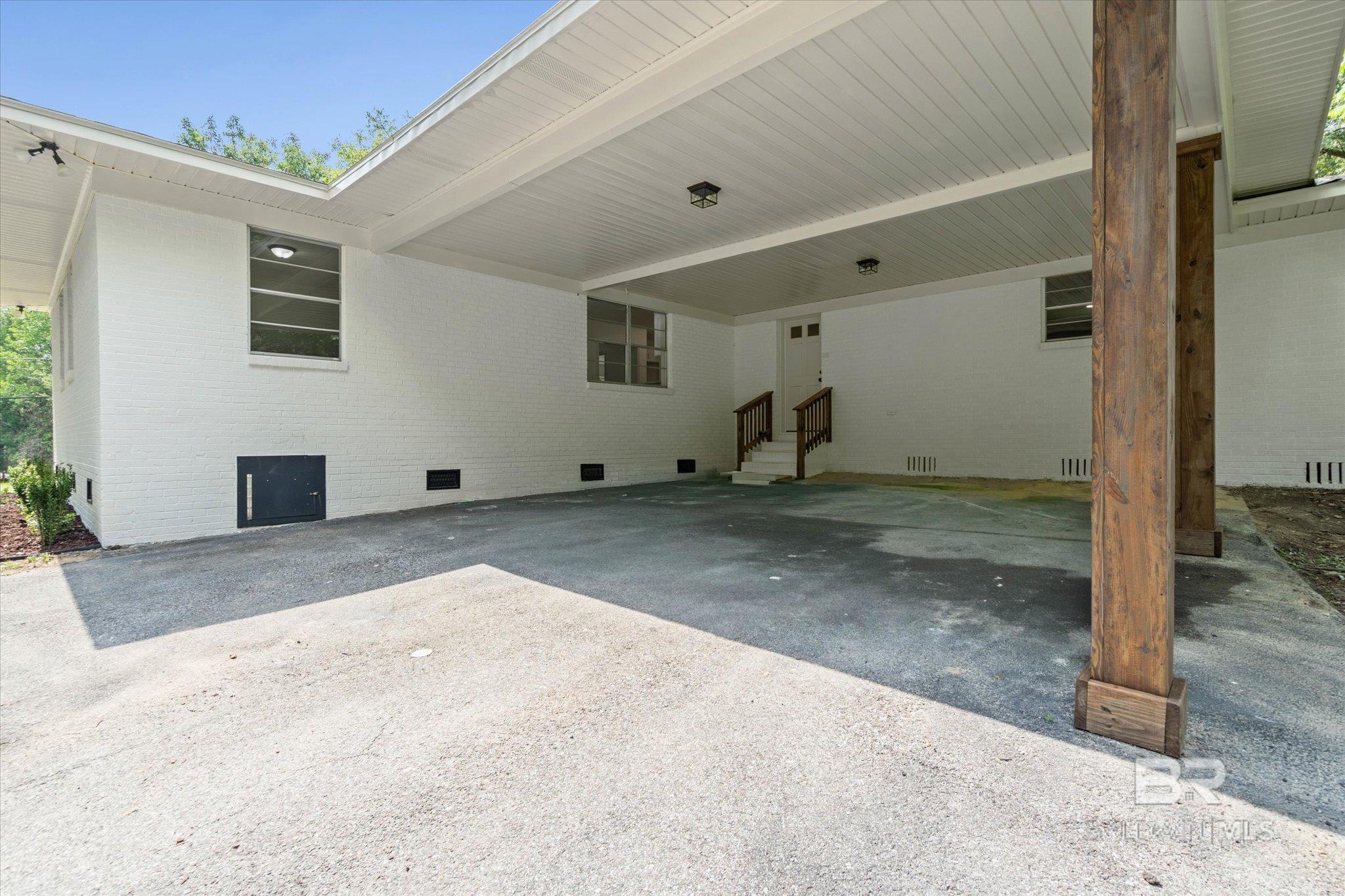 https://zimg.paragon.ice.com/ParagonImages/Property/PG/BCAR/393834/16/0/0/29da3c4dd6d4c3f166384fac565889d3/7/f6b32e1cf17b6d034b51abc4f1748e6f/393834-bd0cb510-c52e-4d26-817b-240f649ecaec.JPG