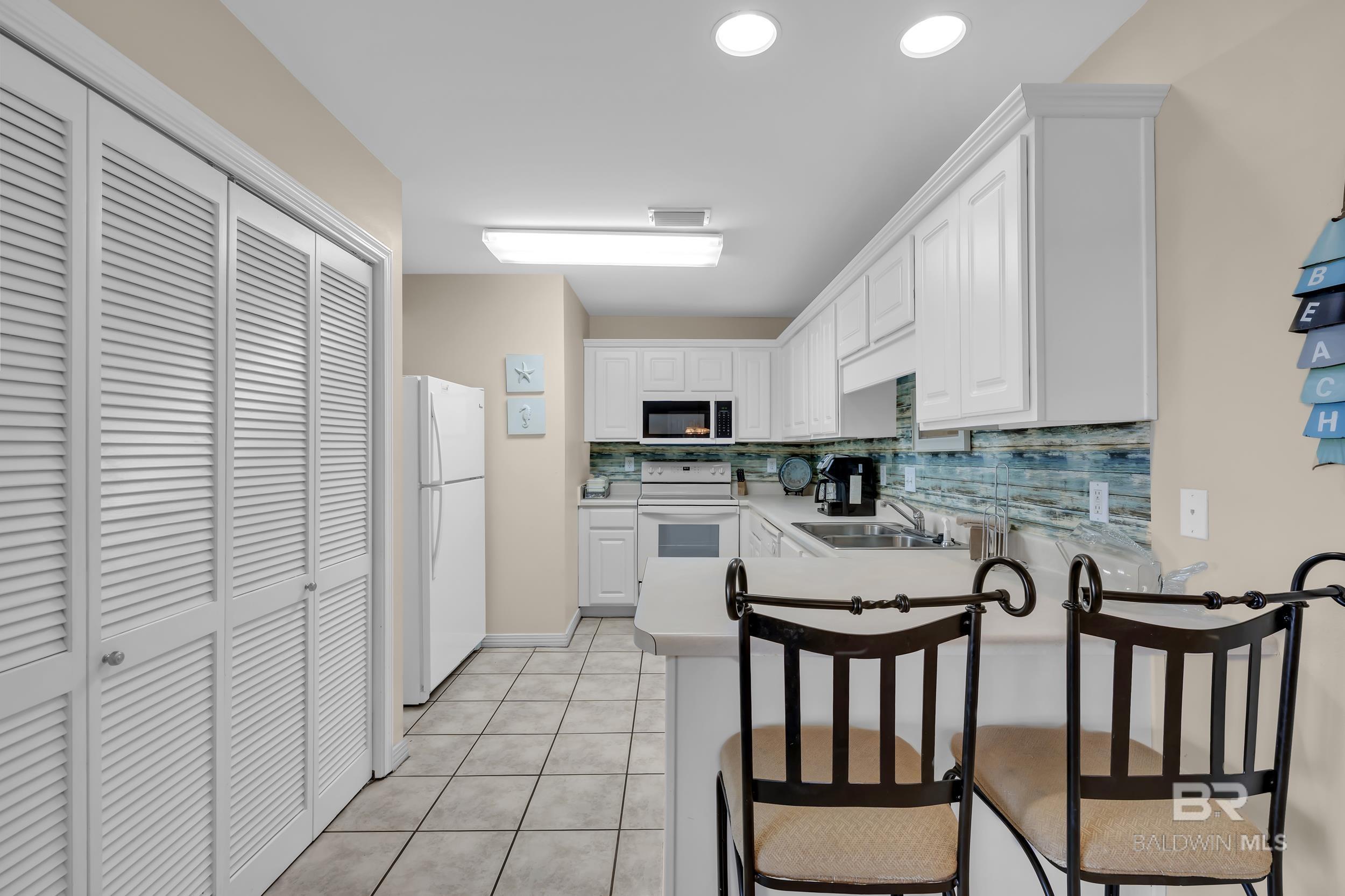 https://zimg.paragon.ice.com/ParagonImages/Property/PG/BCAR/393845/10/0/0/d5563017630799ab8d492a9d0fa6ac74/7/318e49e44facae4a3244dc318f62a41a/393845-29066c30-4eba-4dff-92ee-877298bb5716.JPG