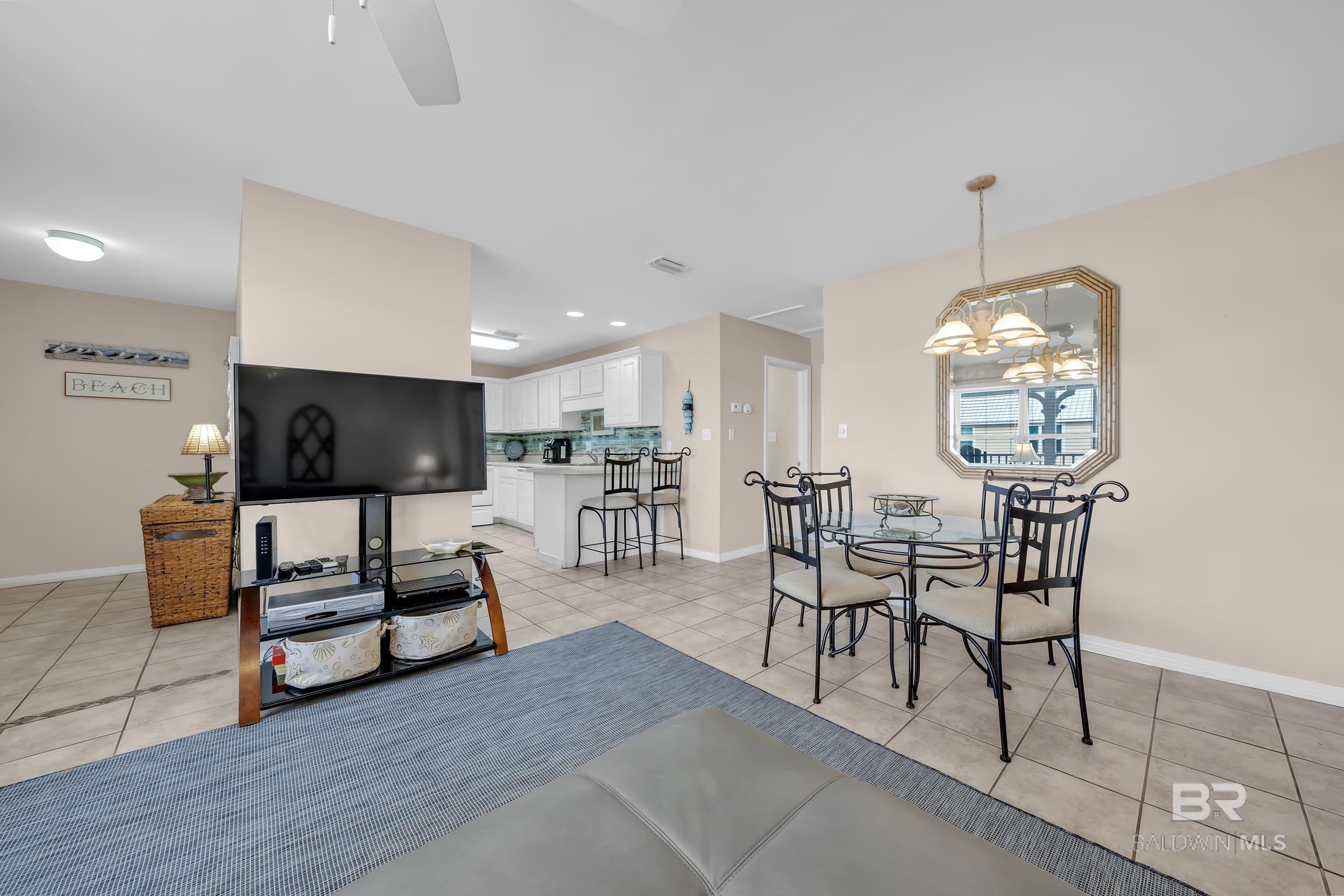 https://zimg.paragon.ice.com/ParagonImages/Property/PG/BCAR/393845/4/0/0/509b94dda13773be83bb674e6228c5f5/7/318e49e44facae4a3244dc318f62a41a/393845-5d61f3f8-89c1-49bc-9fc5-0083c0561a32.JPG