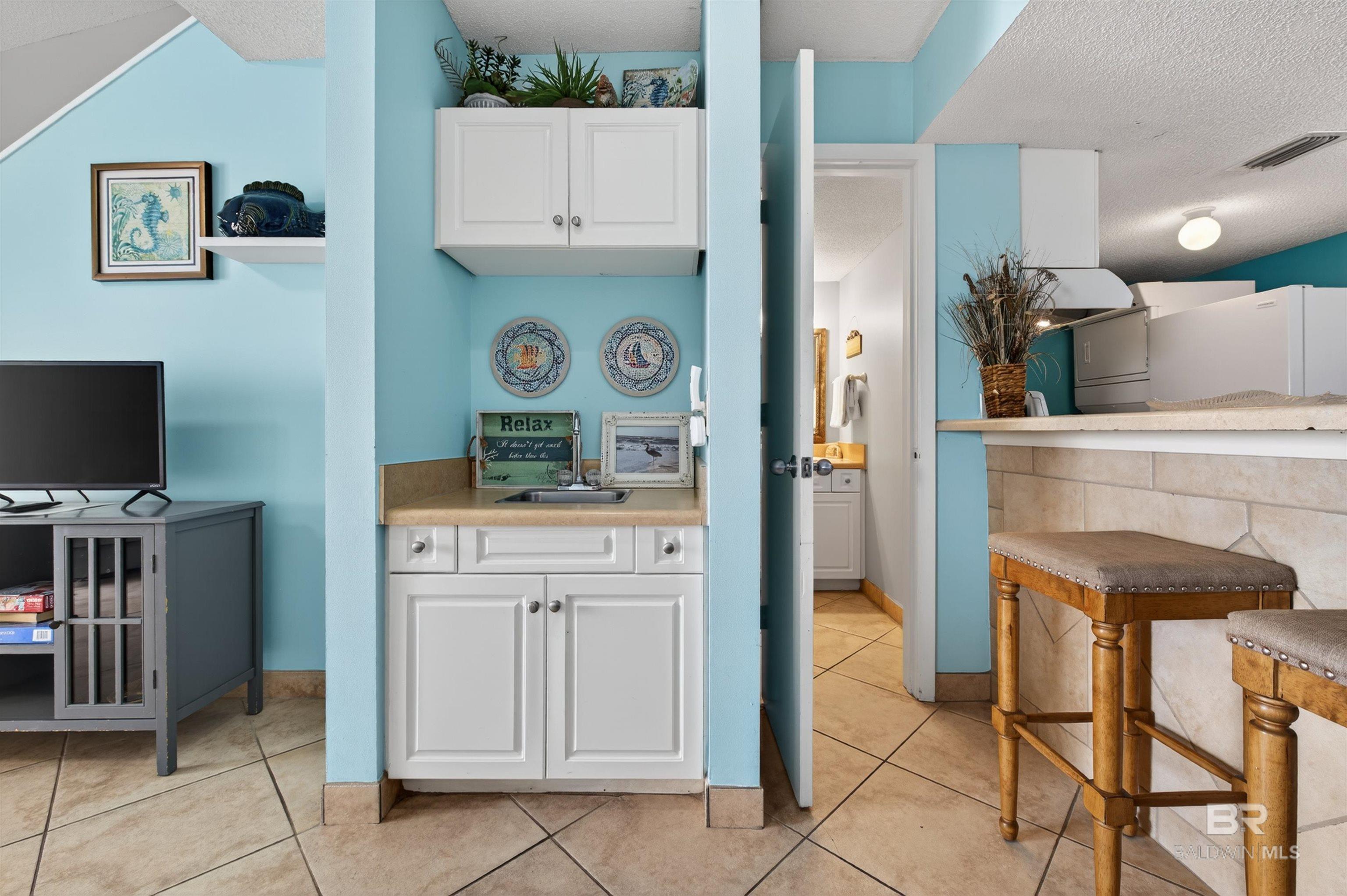 https://zimg.paragon.ice.com/ParagonImages/Property/PG/BCAR/393900/18/0/0/dbdf340b441ea9b52a75b9fee394f846/7/0578cf4ffcfb67f58ae88bb62ec04a60/393900-26093216-ae13-4827-9cc3-31f9cdcff50e.JPG