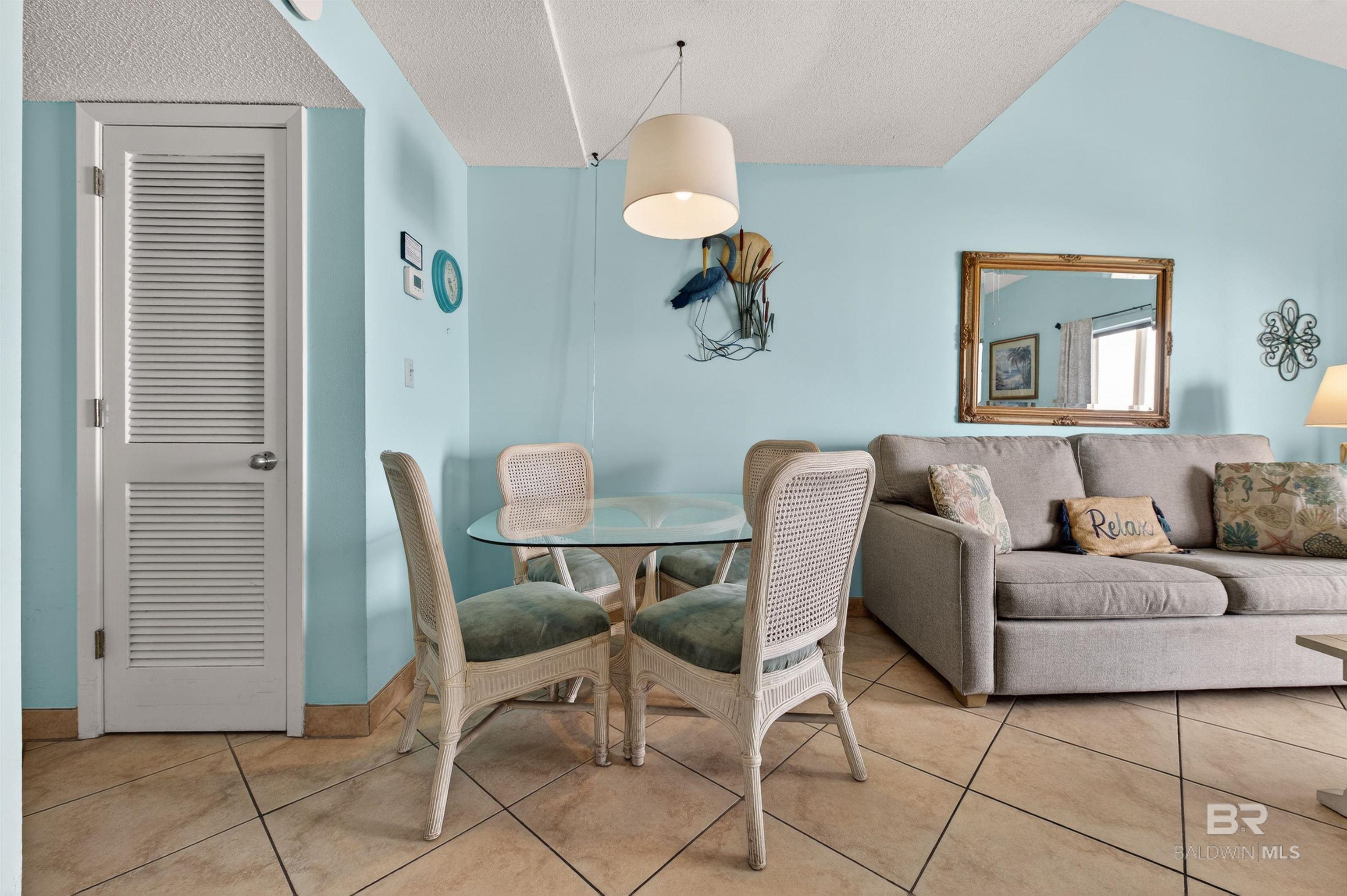 https://zimg.paragon.ice.com/ParagonImages/Property/PG/BCAR/393900/19/0/0/cb6589e2256f11115932d237fc687365/7/0578cf4ffcfb67f58ae88bb62ec04a60/393900-860529ec-afed-4c41-bb55-a14df1e713af.JPG