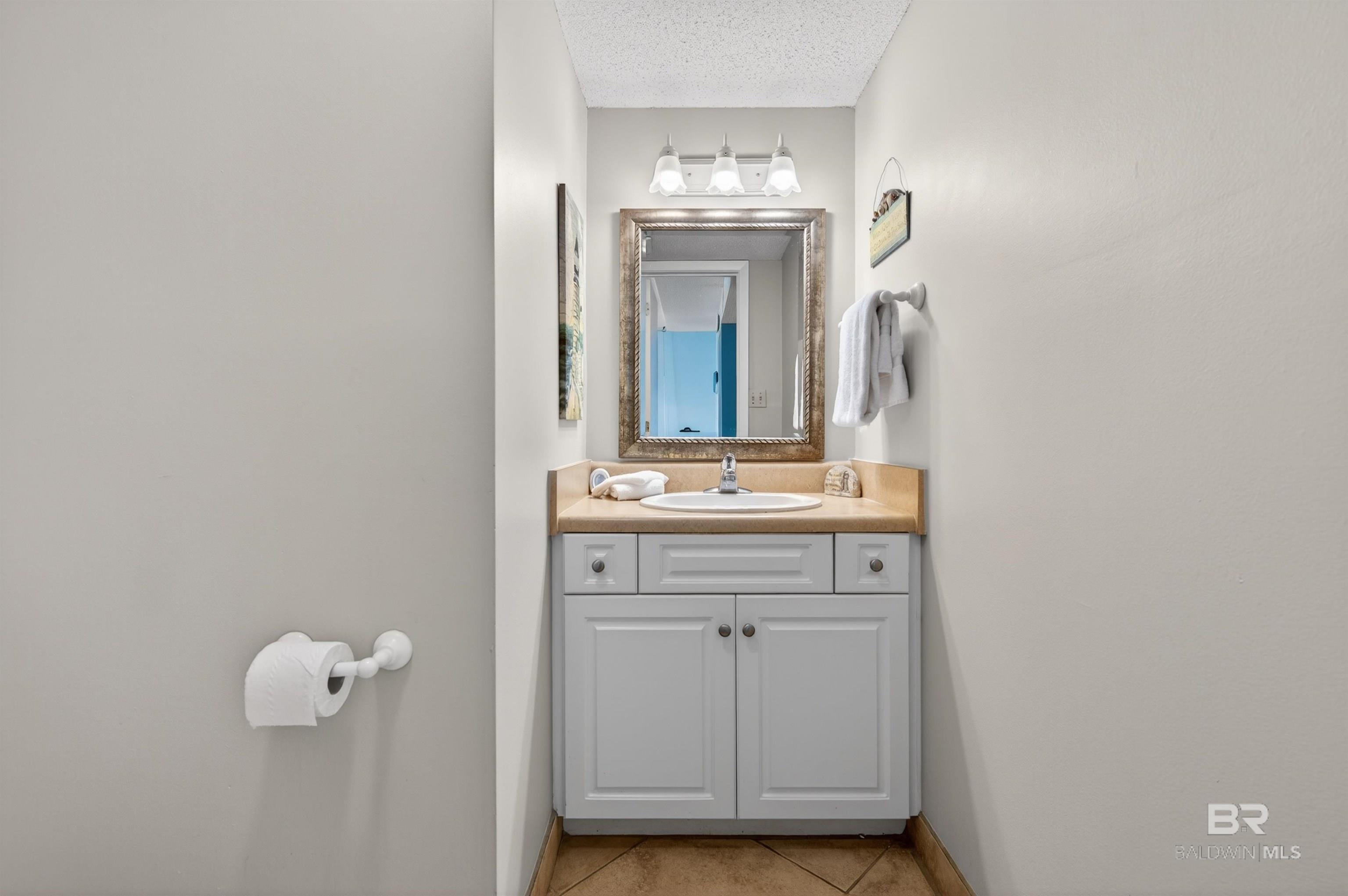 https://zimg.paragon.ice.com/ParagonImages/Property/PG/BCAR/393900/20/0/0/d6f06164796ade22213ad3de913cf5a5/7/0578cf4ffcfb67f58ae88bb62ec04a60/393900-8249ea1d-6b64-4f3a-8d99-e6308c198982.JPG