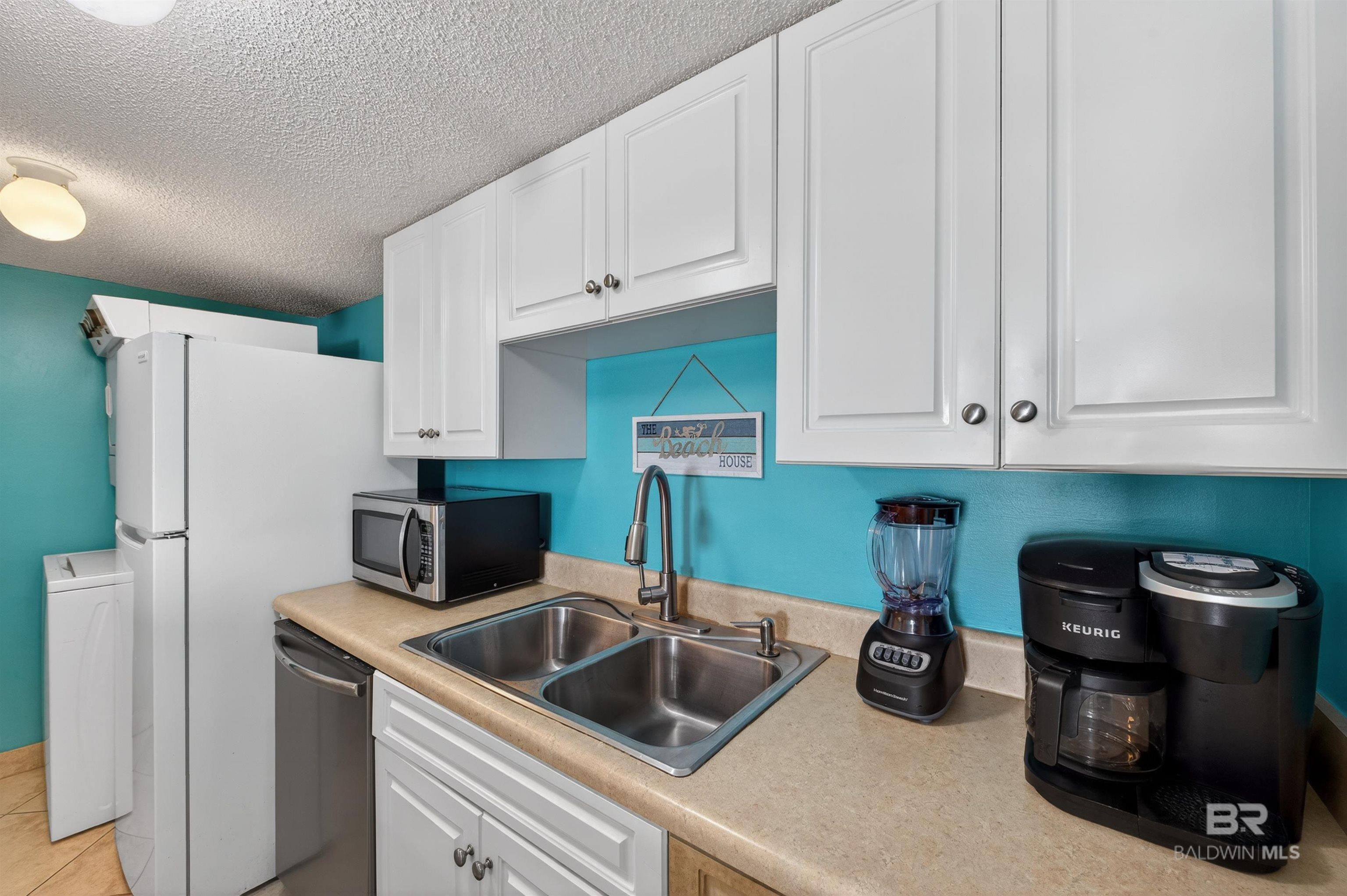 https://zimg.paragon.ice.com/ParagonImages/Property/PG/BCAR/393900/24/0/0/c4d9b4f675b40d1b1d9670ef5e9b3ad1/7/0578cf4ffcfb67f58ae88bb62ec04a60/393900-c712406d-0dfe-4391-9635-7134f0f9f827.JPG