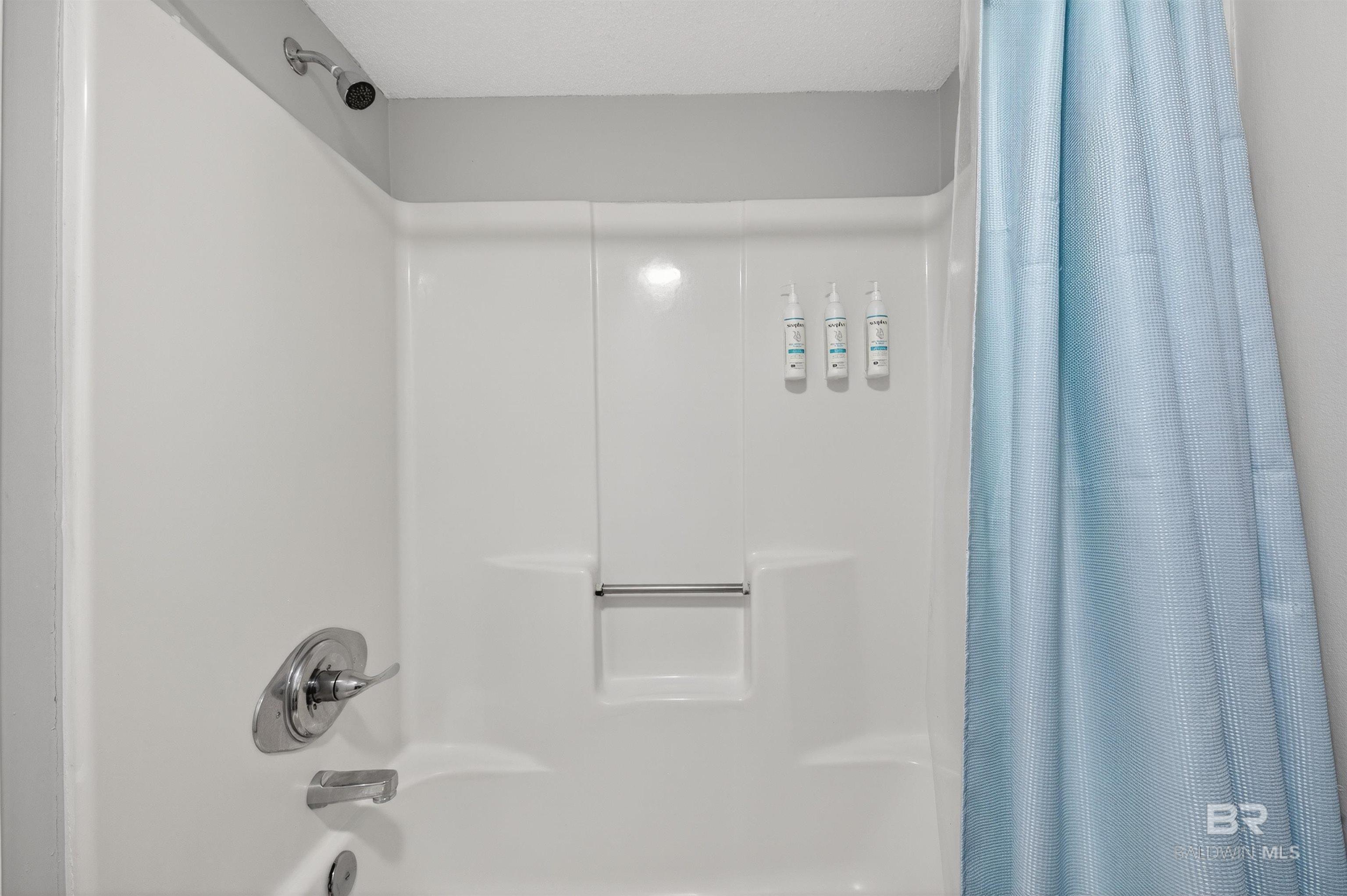 https://zimg.paragon.ice.com/ParagonImages/Property/PG/BCAR/393900/38/0/0/c30ec771f80605207fb7cbba621a4ce9/7/0578cf4ffcfb67f58ae88bb62ec04a60/393900-fac004b3-cc5b-4783-92a6-00895efd1016.JPG