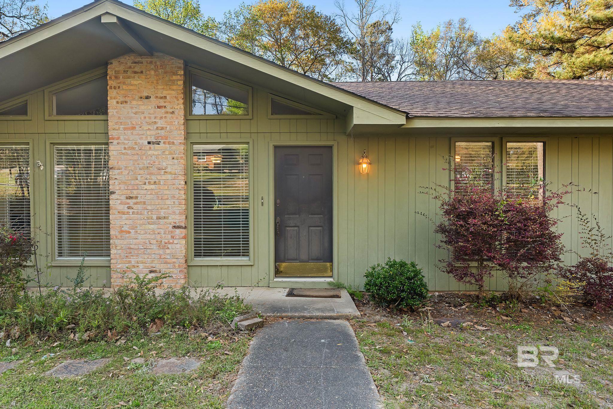 Homes for sale in Spanish Fort, AL | 208 Confederate Dr, Spanish Fort, AL 36527 | MLS# 393904