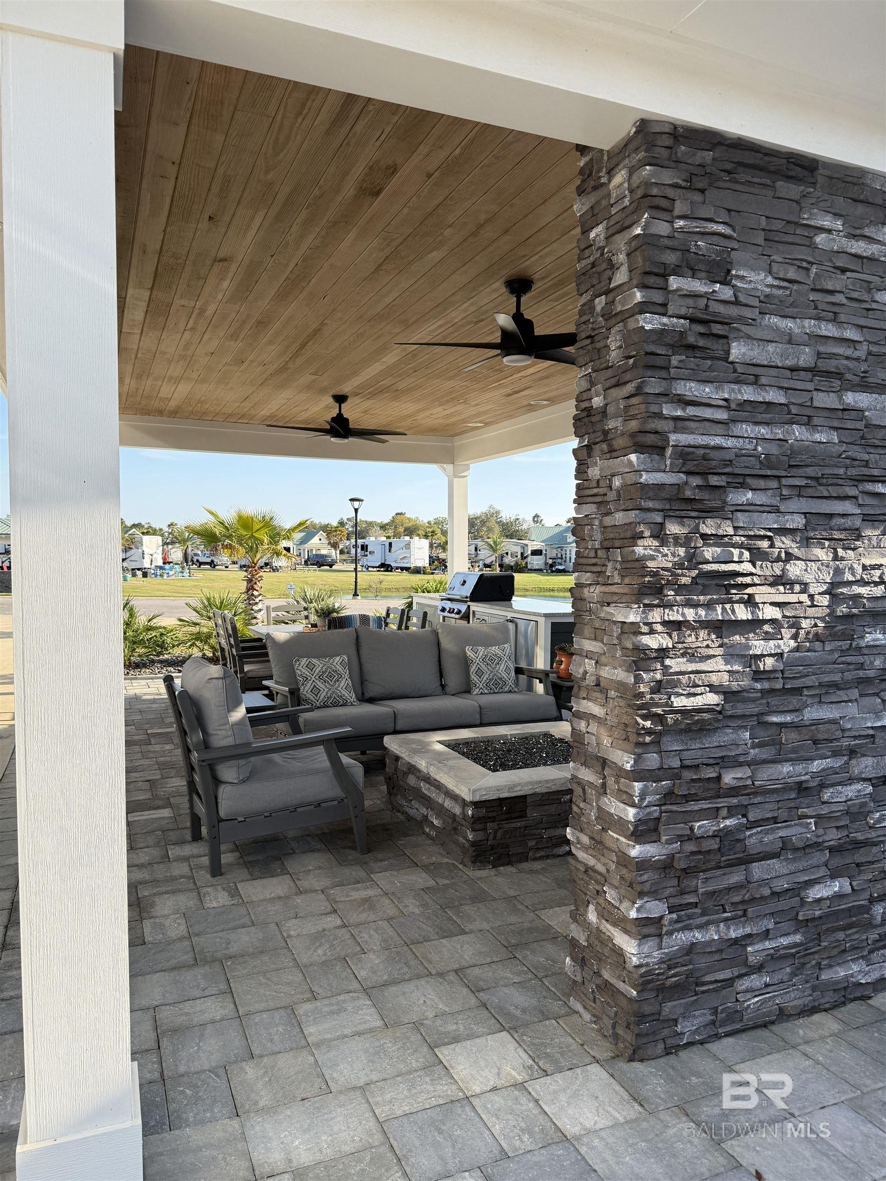 12377 Gateway Drive, Elberta, AL, 36530