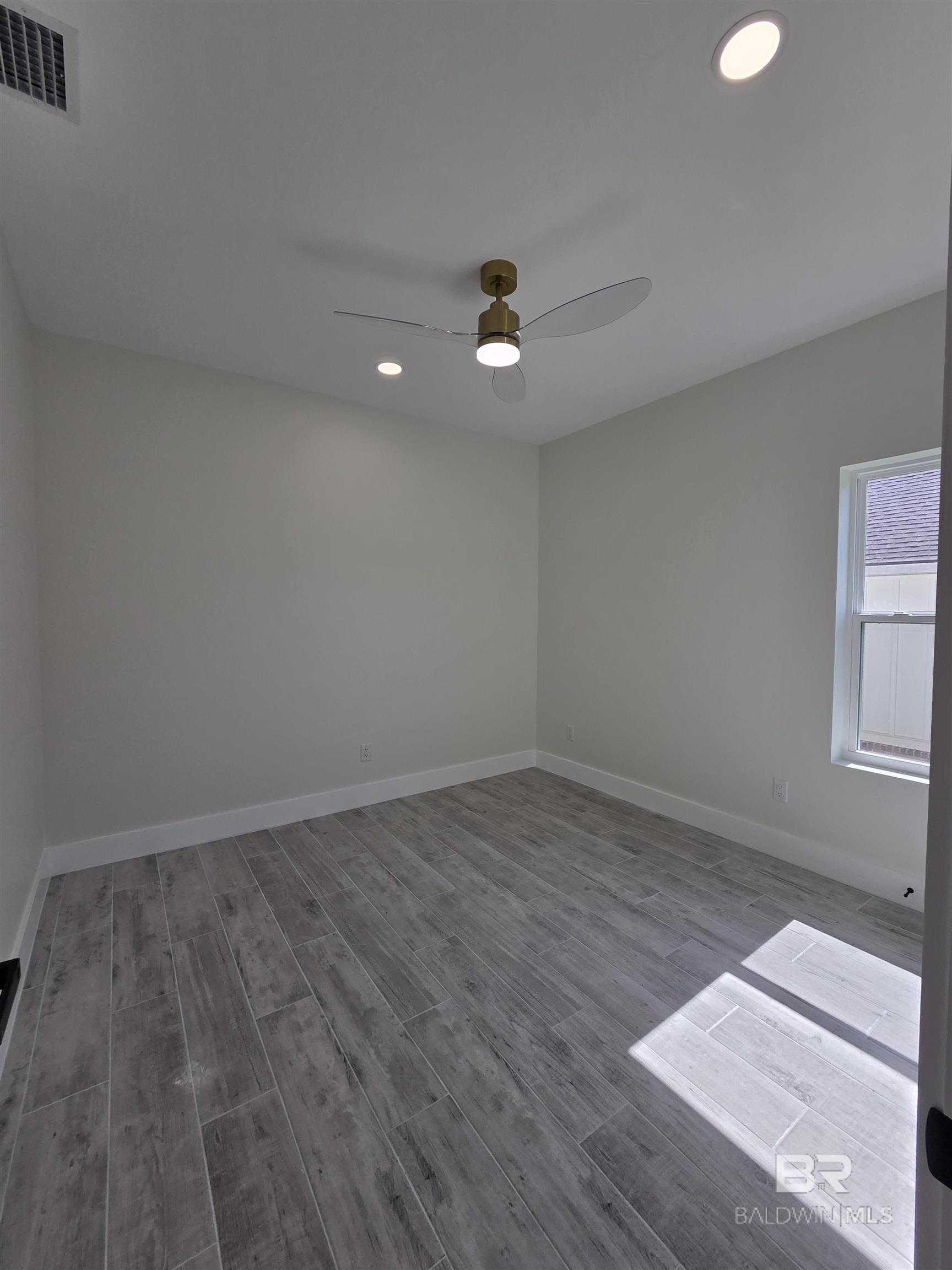 https://zimg.paragon.ice.com/ParagonImages/Property/PG/BCAR/393971/25/0/0/fe0e51c1c2120548f460ebe5e9975f8c/7/1a5df07e4d40036b618bbd01d72e50d4/393971-58bfba31-24a3-492e-8642-f6aef4179f6e.JPG