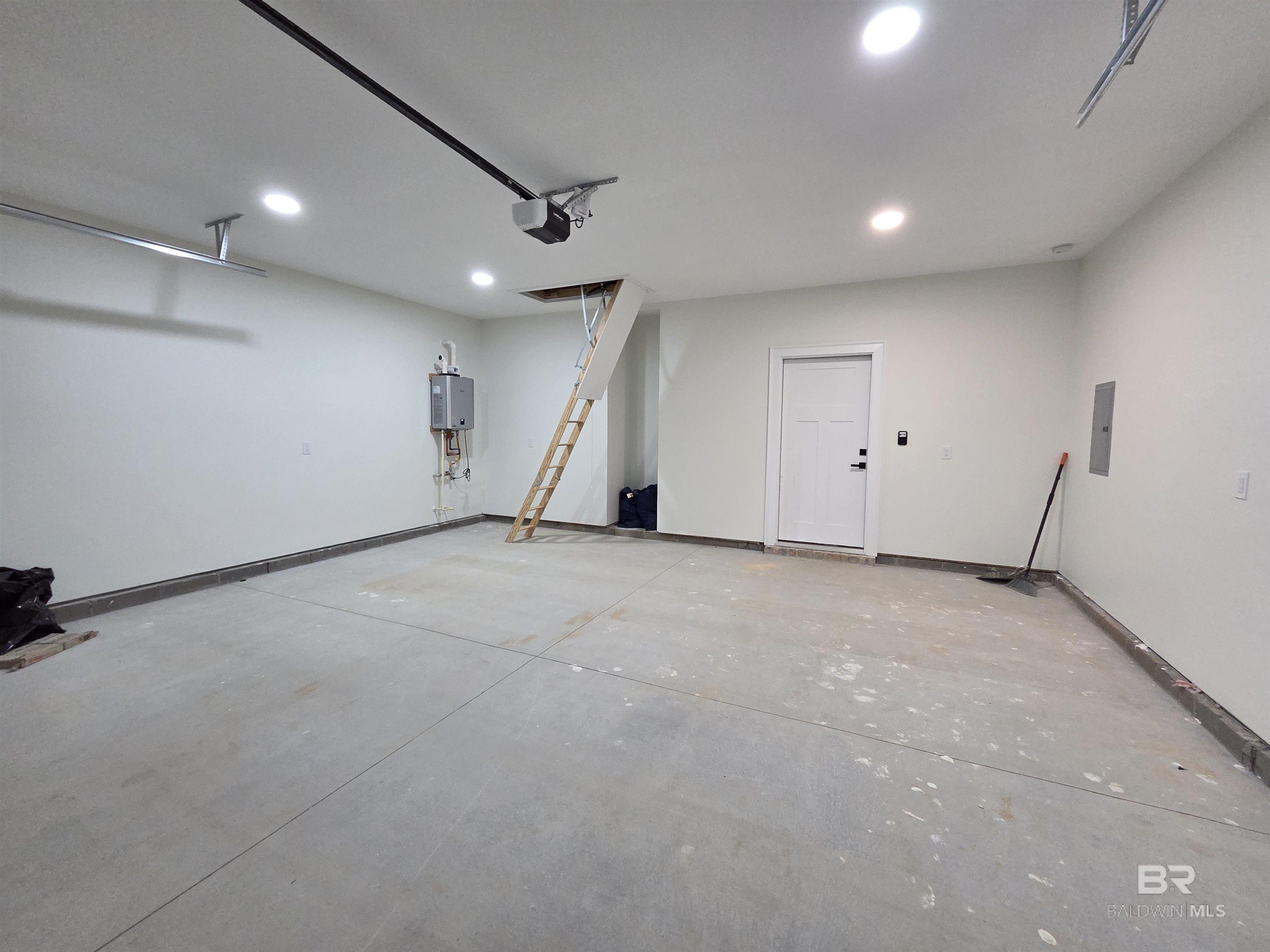 https://zimg.paragon.ice.com/ParagonImages/Property/PG/BCAR/393971/27/0/0/6a033ab004c8d42ecb9ec980b5ac4016/7/1a5df07e4d40036b618bbd01d72e50d4/393971-74d200ca-1e81-46c6-a9d3-ff01f65a60b3.JPG