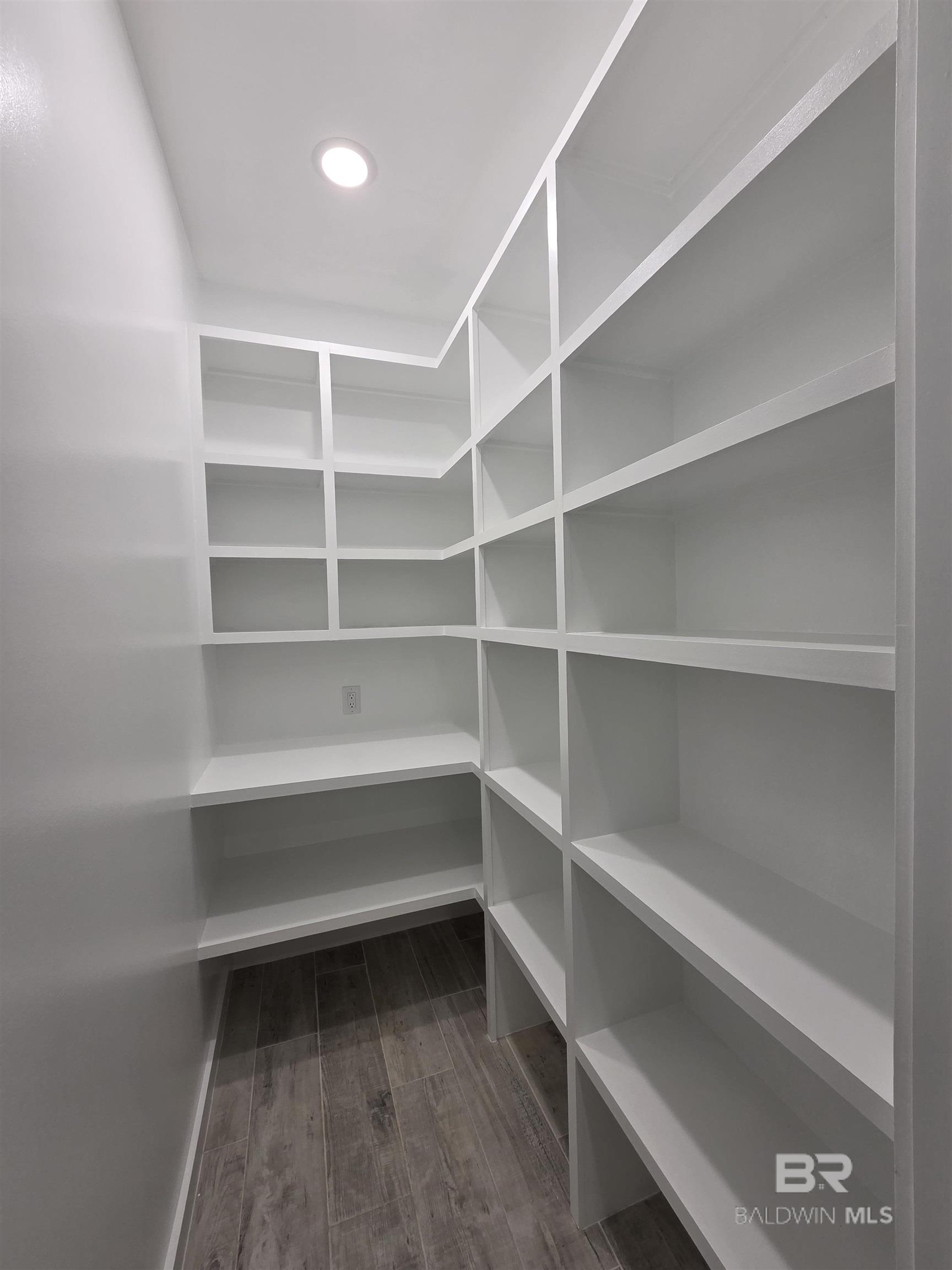 https://zimg.paragon.ice.com/ParagonImages/Property/PG/BCAR/393971/32/0/0/5a8ffbc003e000ebfad62465d770cbe2/7/1a5df07e4d40036b618bbd01d72e50d4/393971-40482e56-2ace-425f-866f-85b0981f90a4.JPG