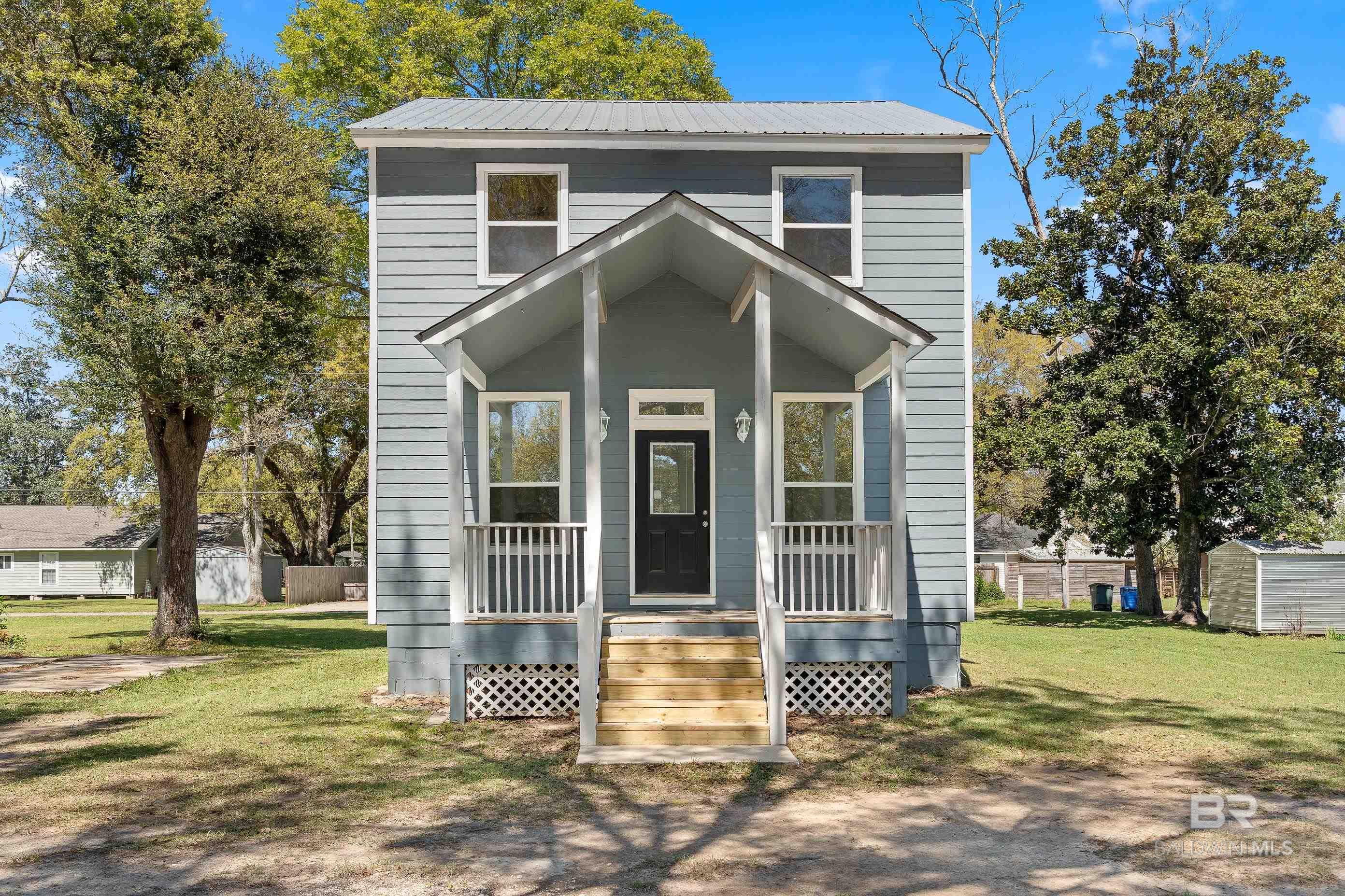 206 W Verbena Avenue