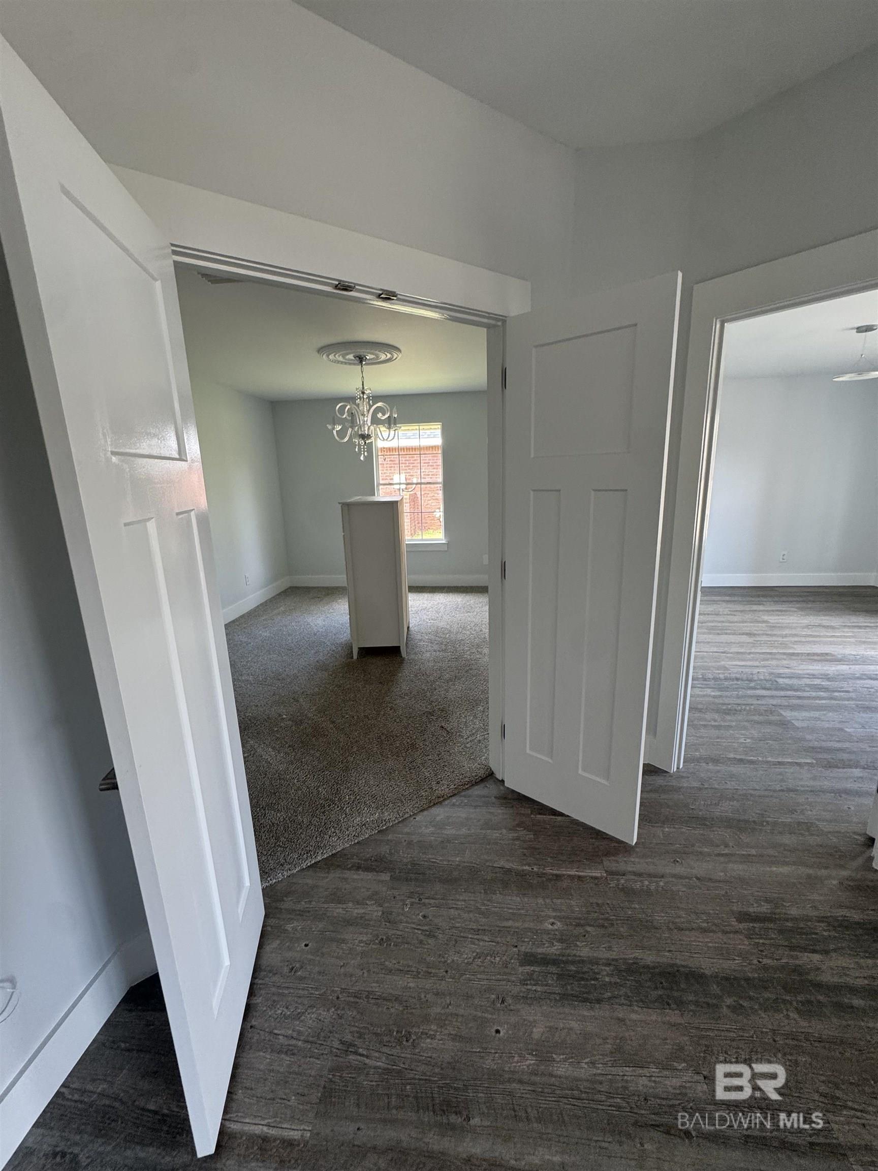 https://zimg.paragon.ice.com/ParagonImages/Property/PG/BCAR/394026/23/0/0/35fc91bdc909cd039beb0ef6aeebcd94/7/d37c2ae5af9c4394ee84d2a4eca0e8a6/394026-af5940cb-138e-458a-91ae-741f9852dcf2.JPG