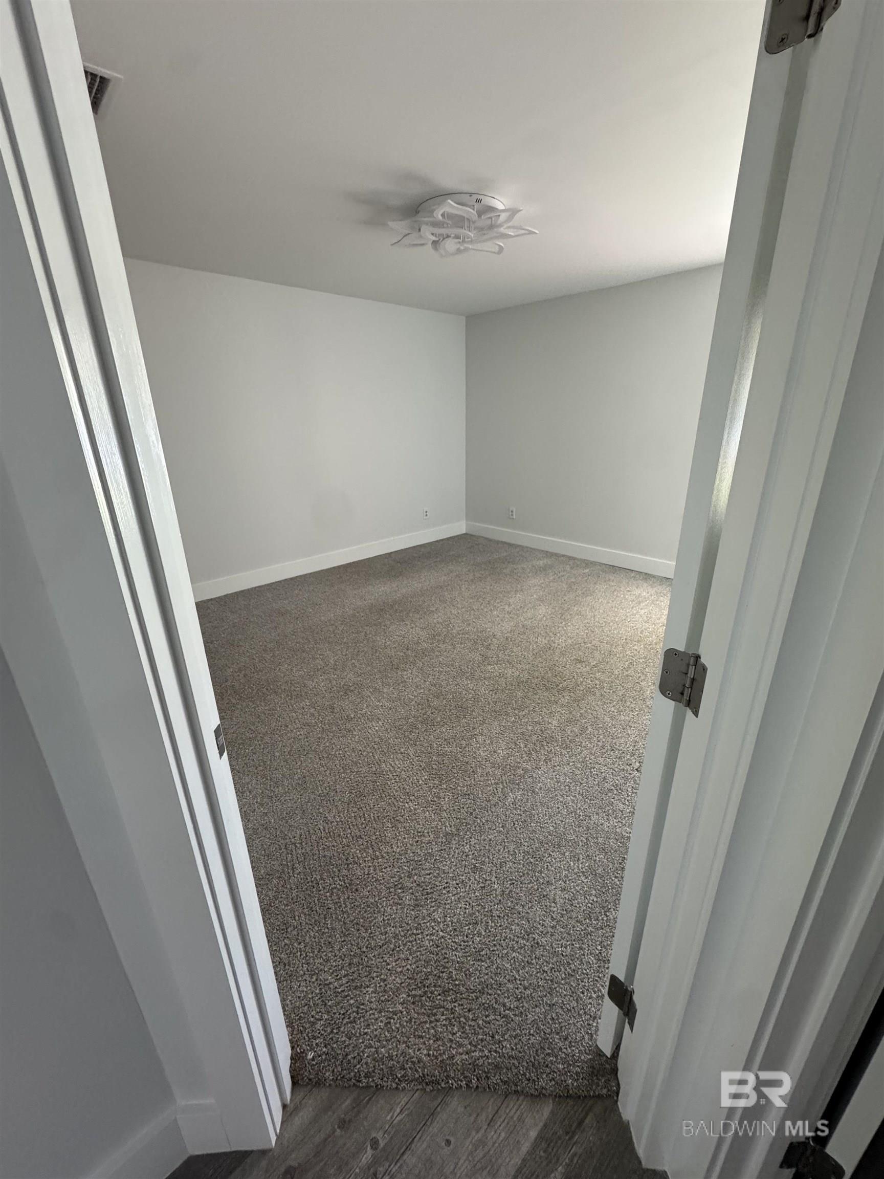 https://zimg.paragon.ice.com/ParagonImages/Property/PG/BCAR/394026/35/0/0/41cba0019bc814115bed9595d4d10df5/7/d37c2ae5af9c4394ee84d2a4eca0e8a6/394026-52a482f6-4896-4805-b711-7e373bc43276.JPG