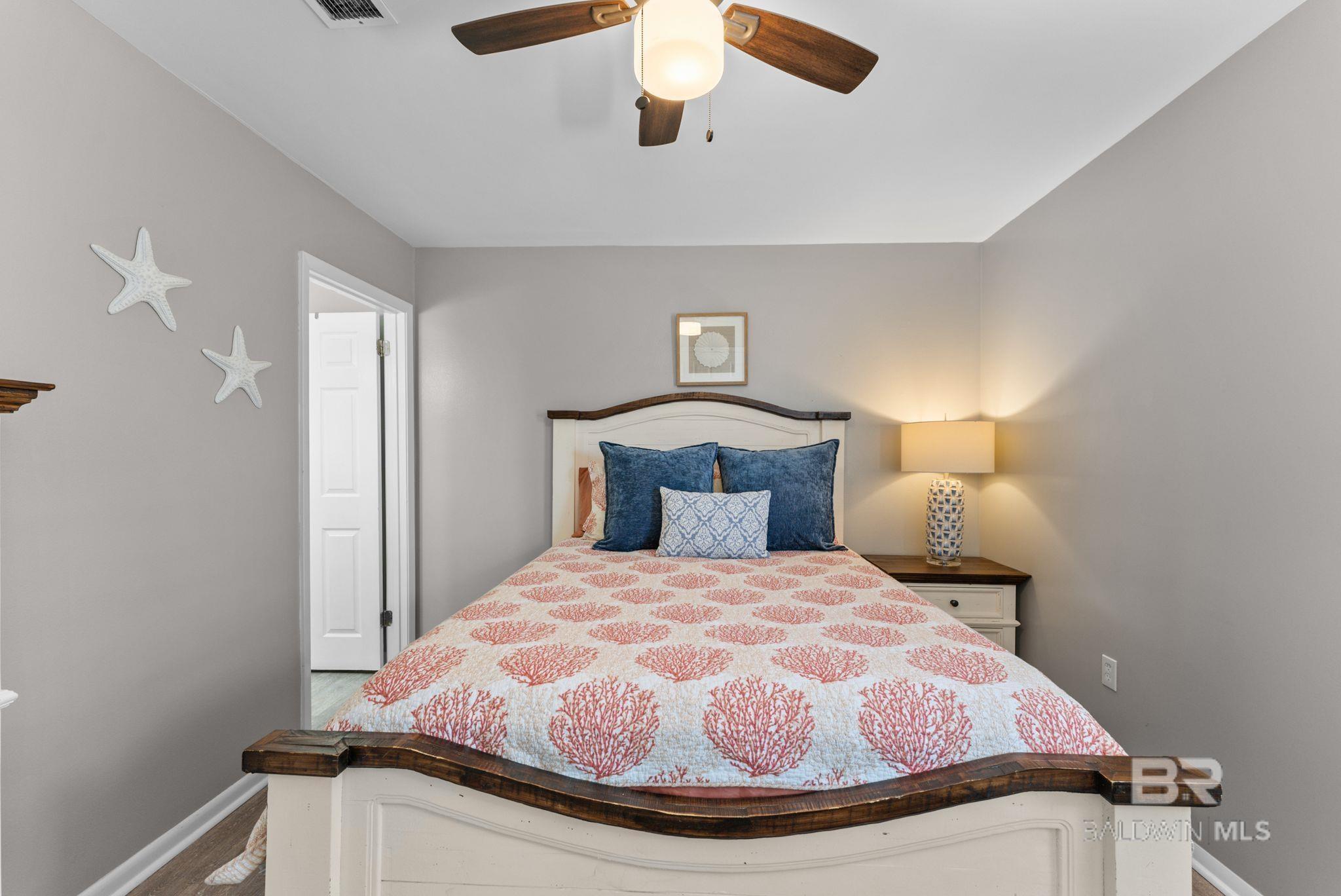 https://zimg.paragon.ice.com/ParagonImages/Property/PG/BCAR/394049/27/0/0/b4b529ac3c23615f1cc035060346cfba/7/ac6c5f39505fdac78c8e1f50ad0800e6/394049-534cceaa-1c3c-468e-9a37-4cc2b2d3958b.JPG