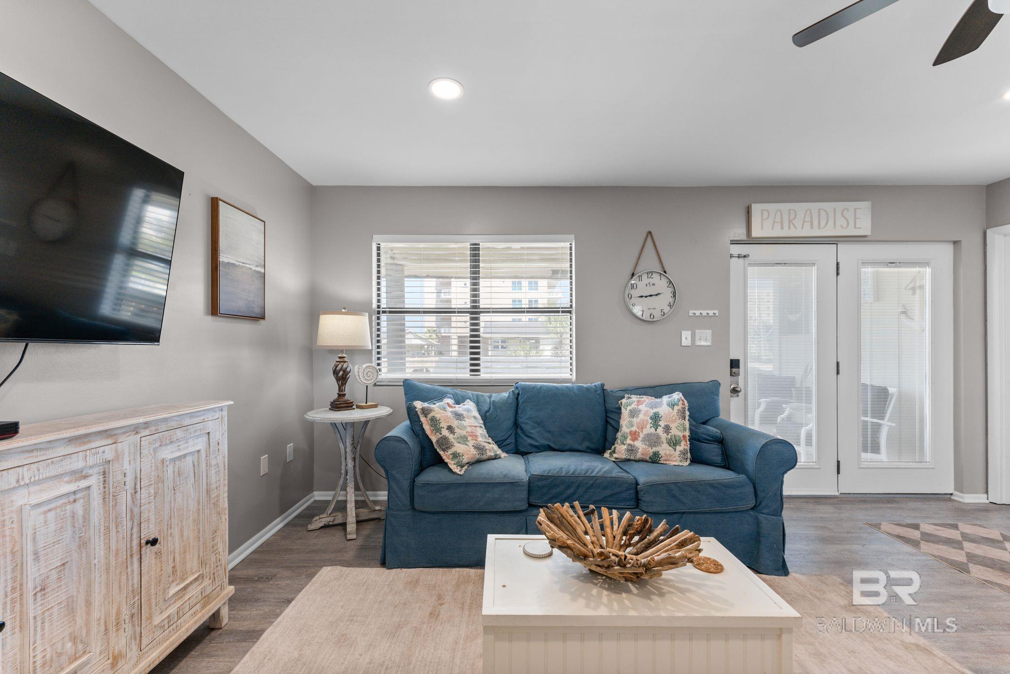 https://zimg.paragon.ice.com/ParagonImages/Property/PG/BCAR/394049/8/0/0/8c0c2242e840afa6495f023b6ec599e3/7/ac6c5f39505fdac78c8e1f50ad0800e6/394049-5237c40f-bad4-4beb-b085-526b210e7d24.JPG