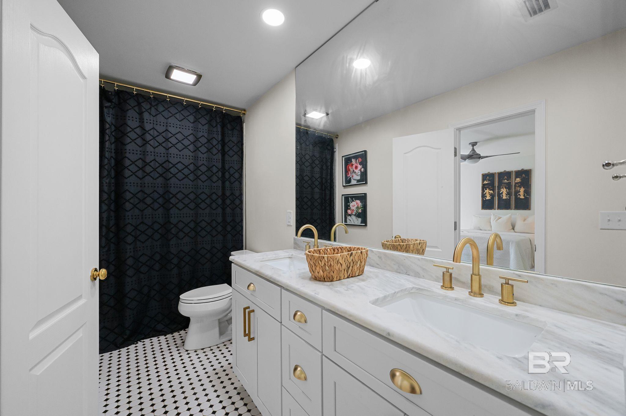 300 Volanta Avenue, Fairhope, AL, 36532