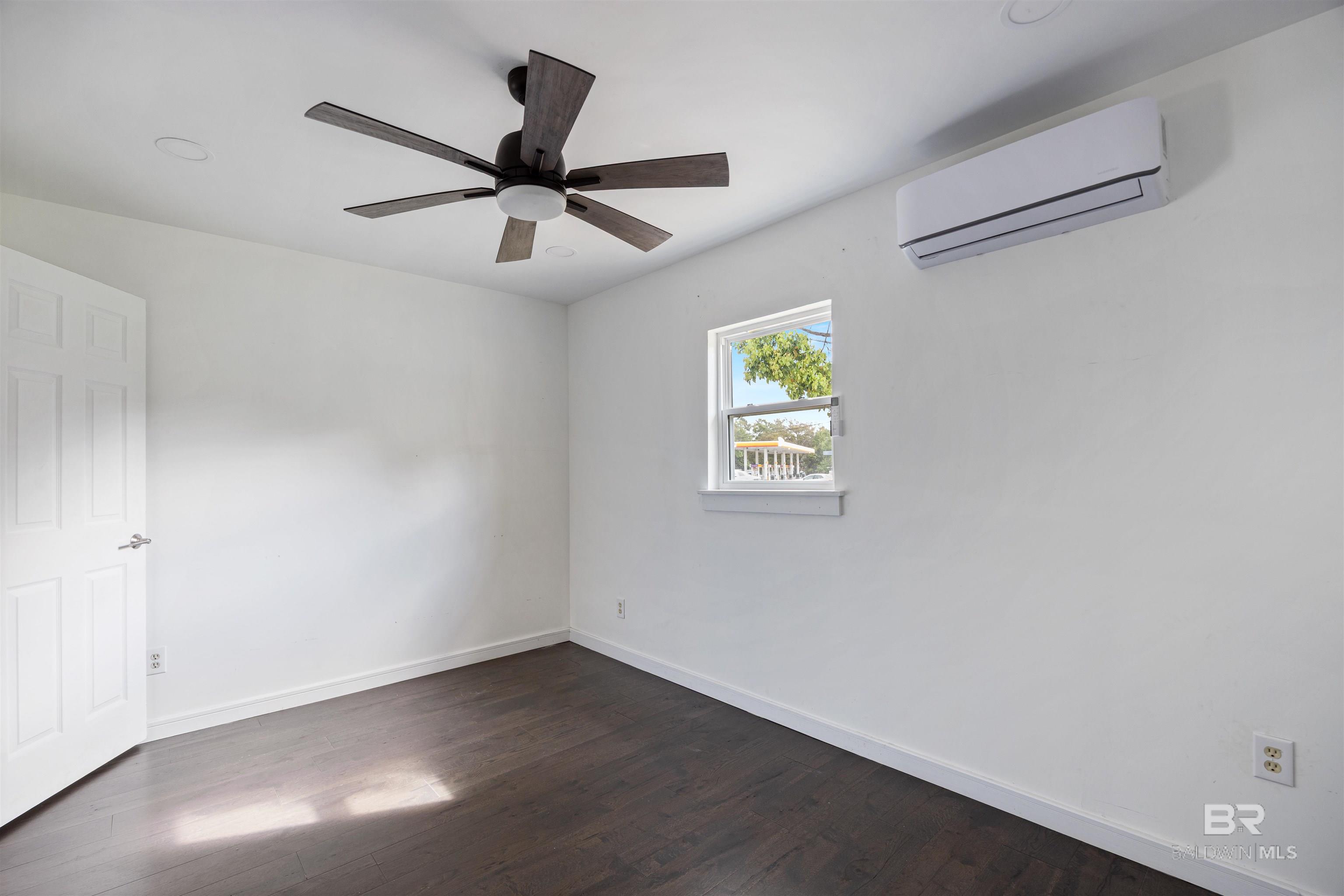 112 S Juniper Road, Foley, AL, 36535-2606