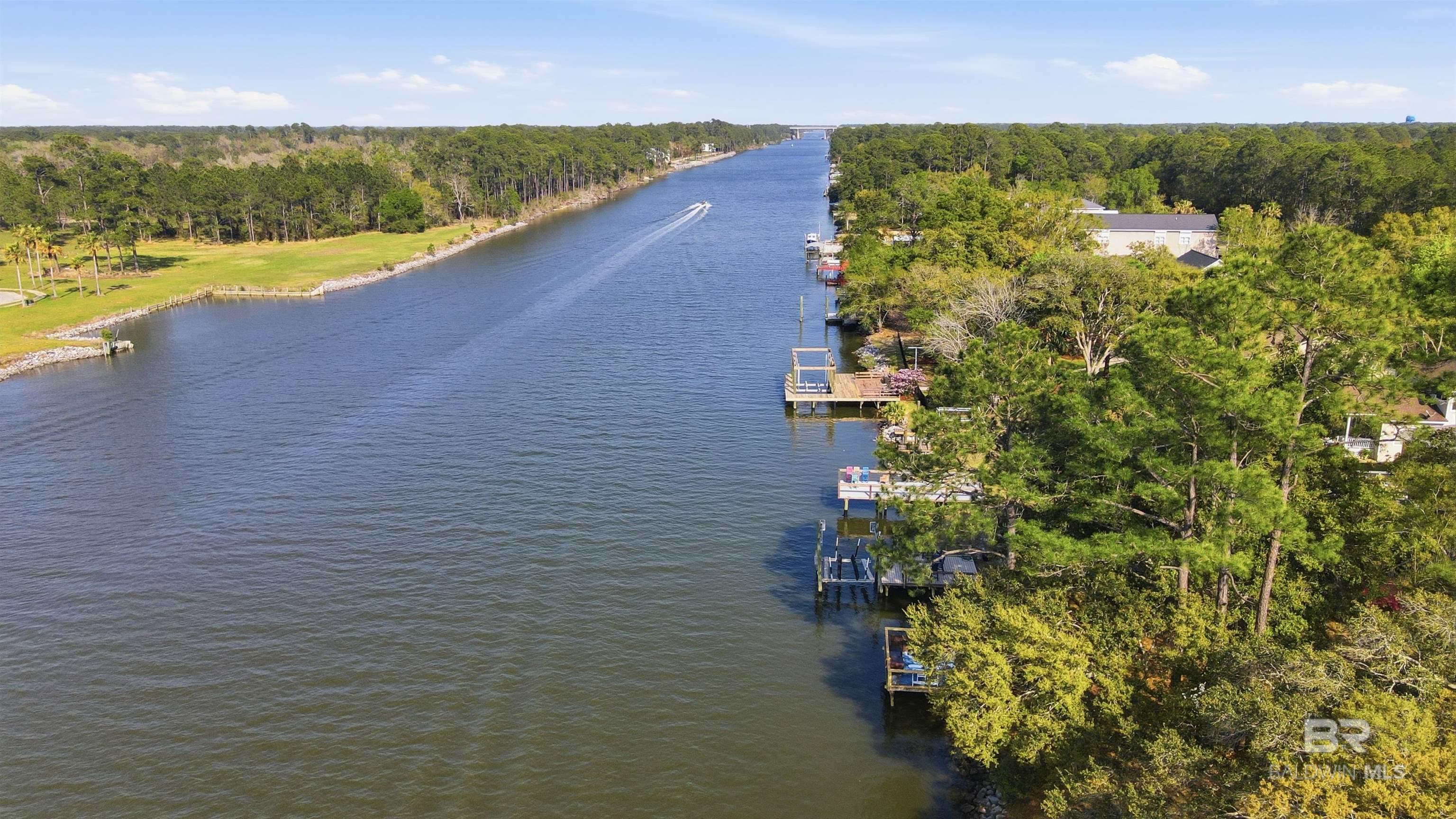 724 W Canal Drive, Gulf Shores, AL, 36542