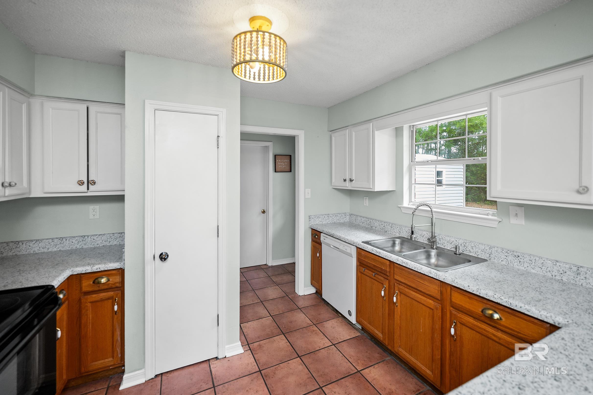 16204 W Pointer Drive, Foley, AL, 36535