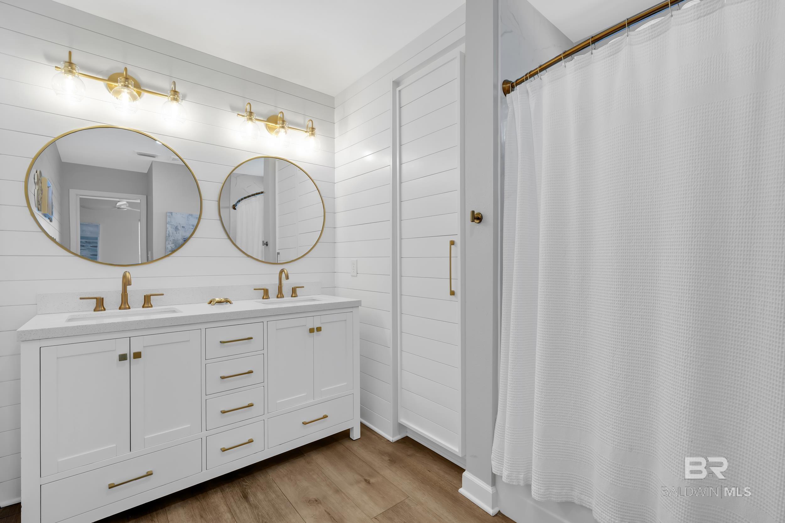 1284 W Lagoon Avenue, Gulf Shores, AL, 36542