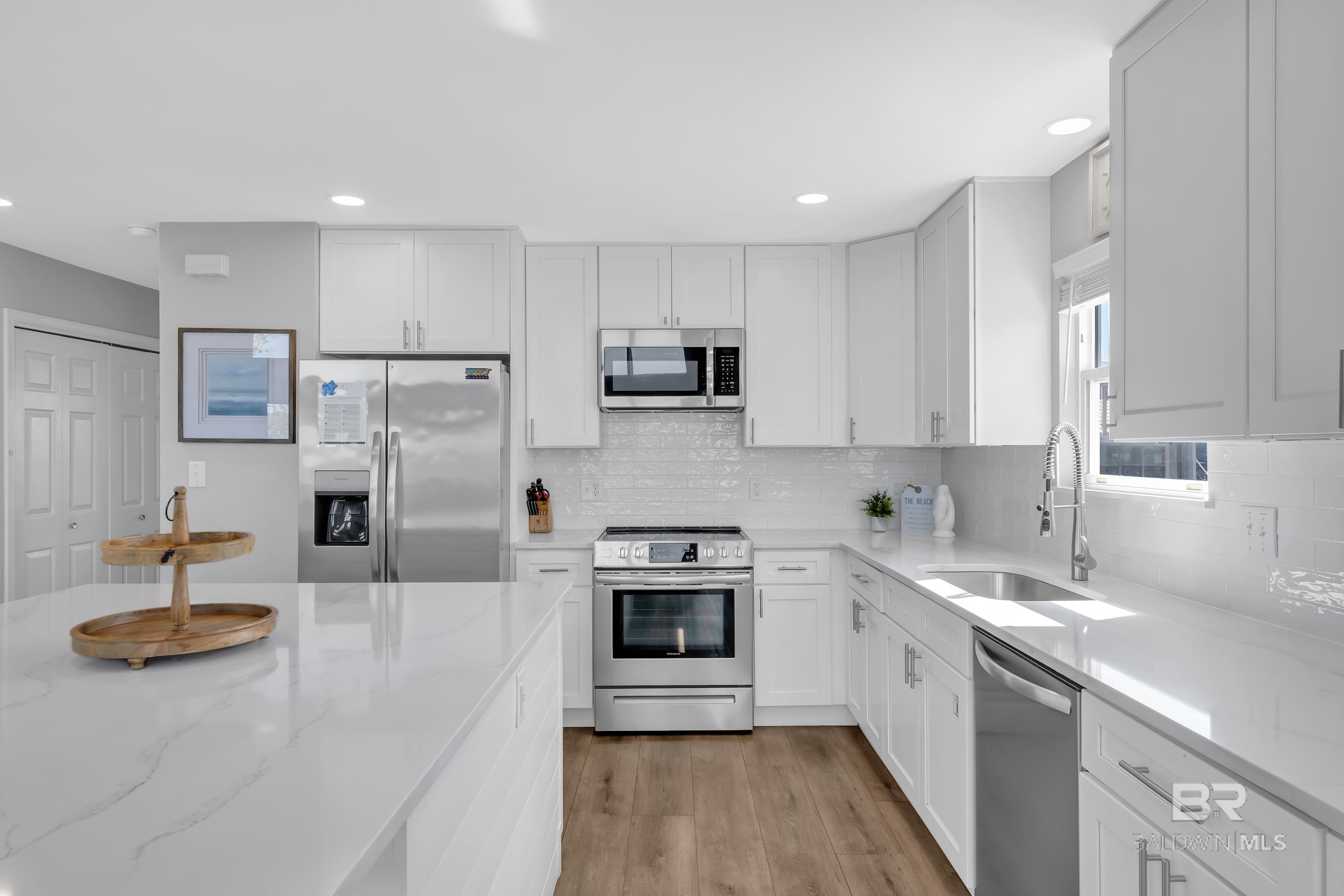 1284 W Lagoon Avenue, Gulf Shores, AL, 36542