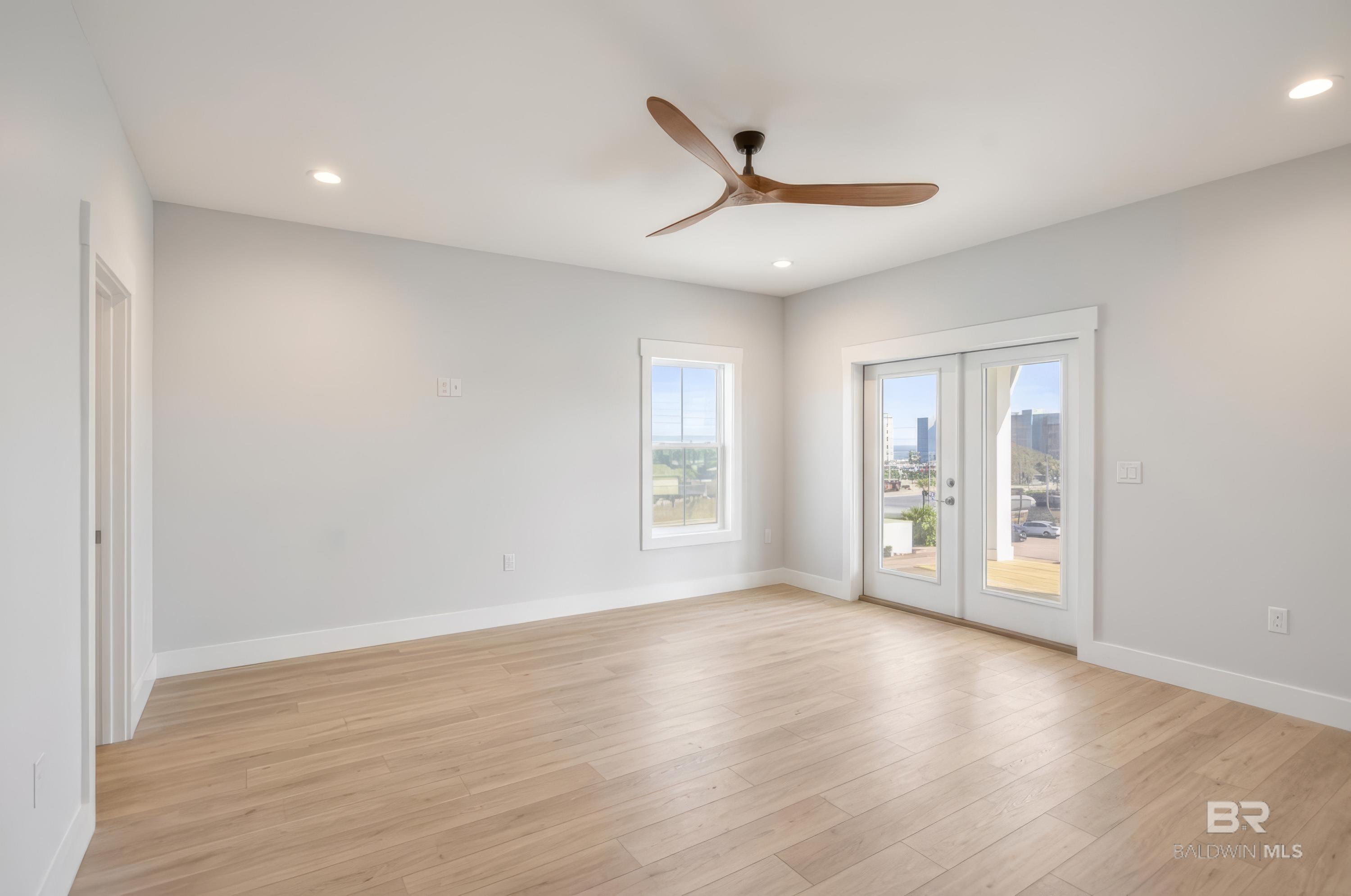 390 E 1st Avenue, Gulf Shores, AL, 36542