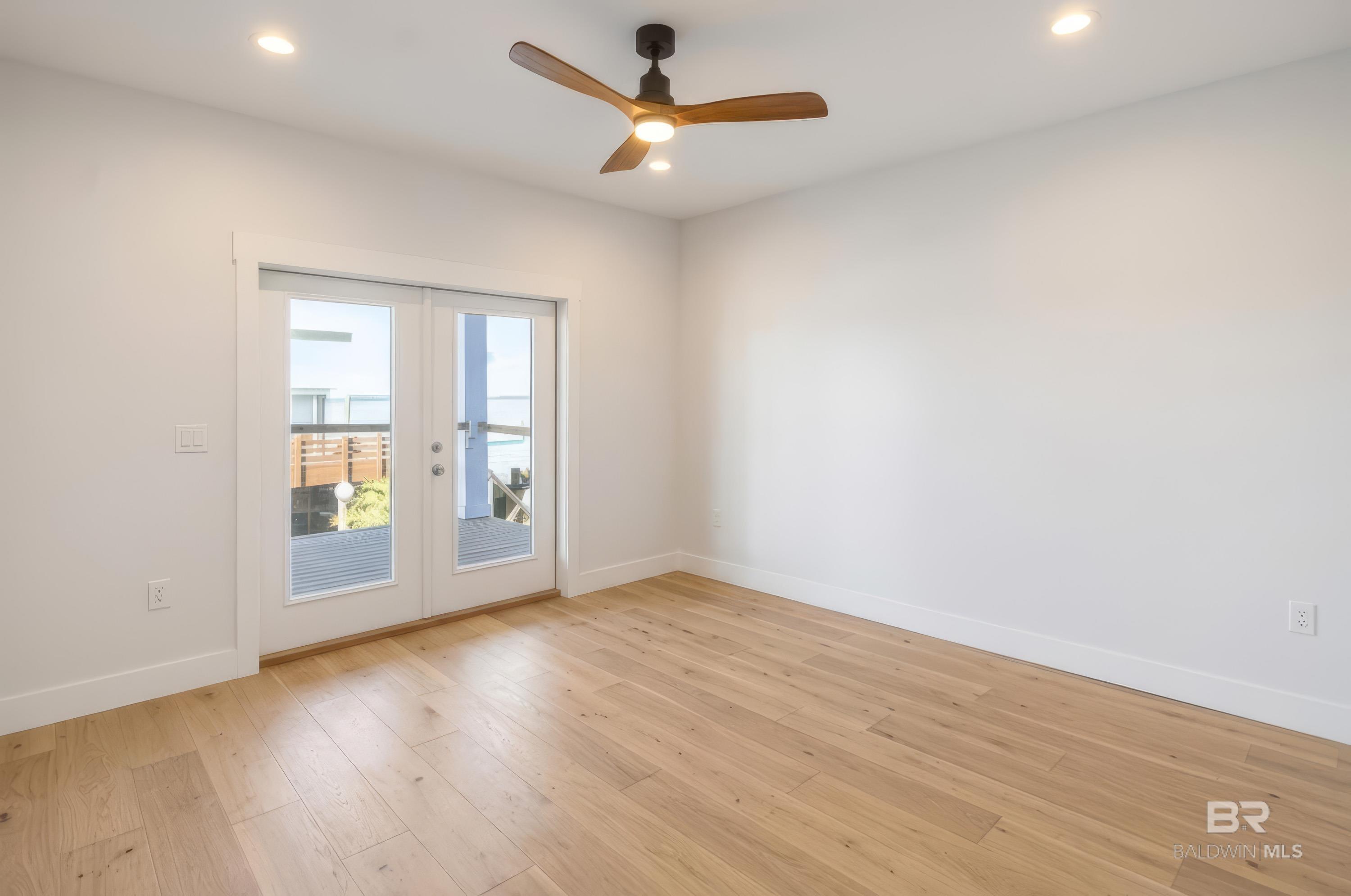 390 E 1st Avenue, Gulf Shores, AL, 36542