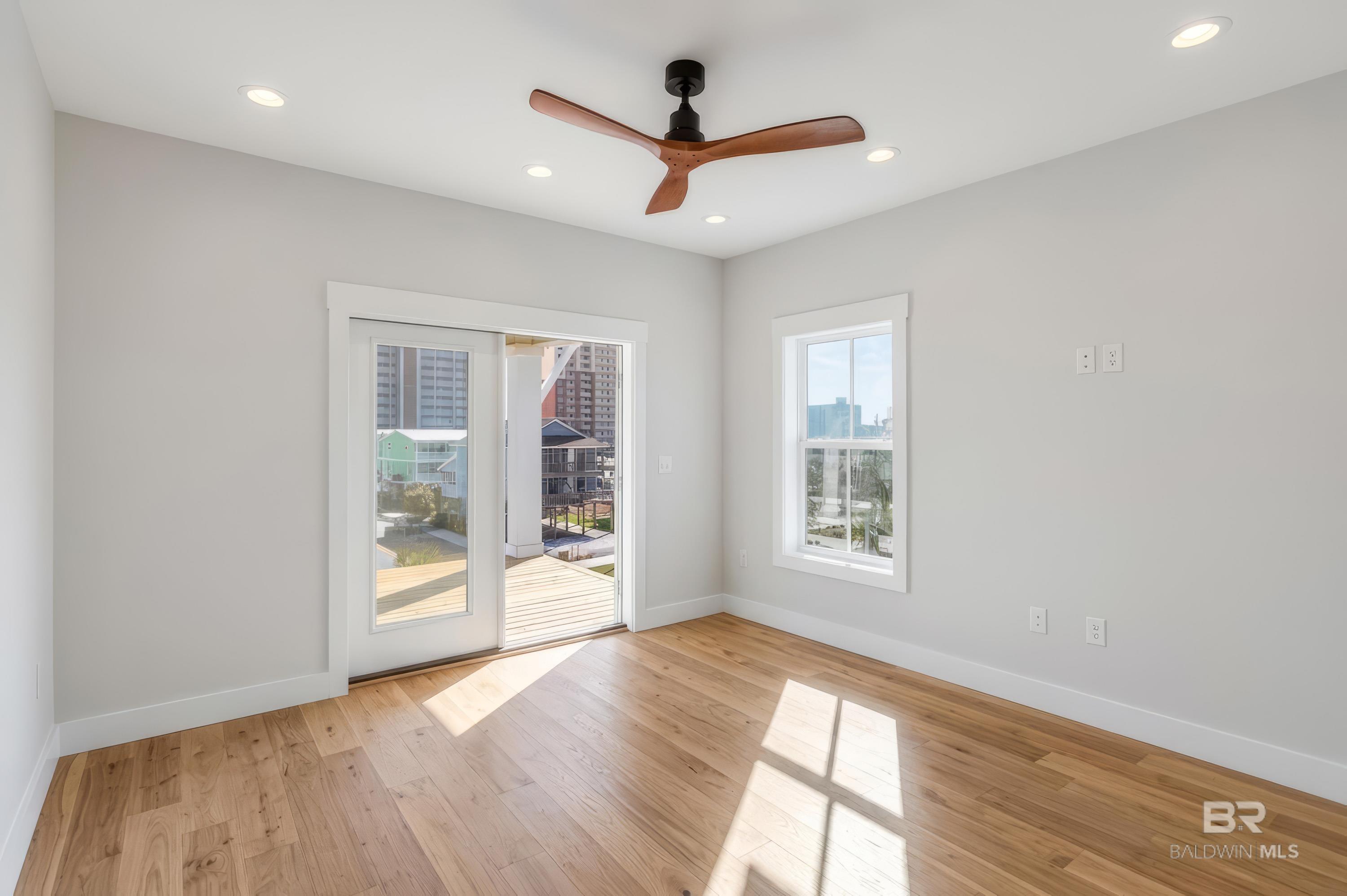 390 E 1st Avenue, Gulf Shores, AL, 36542