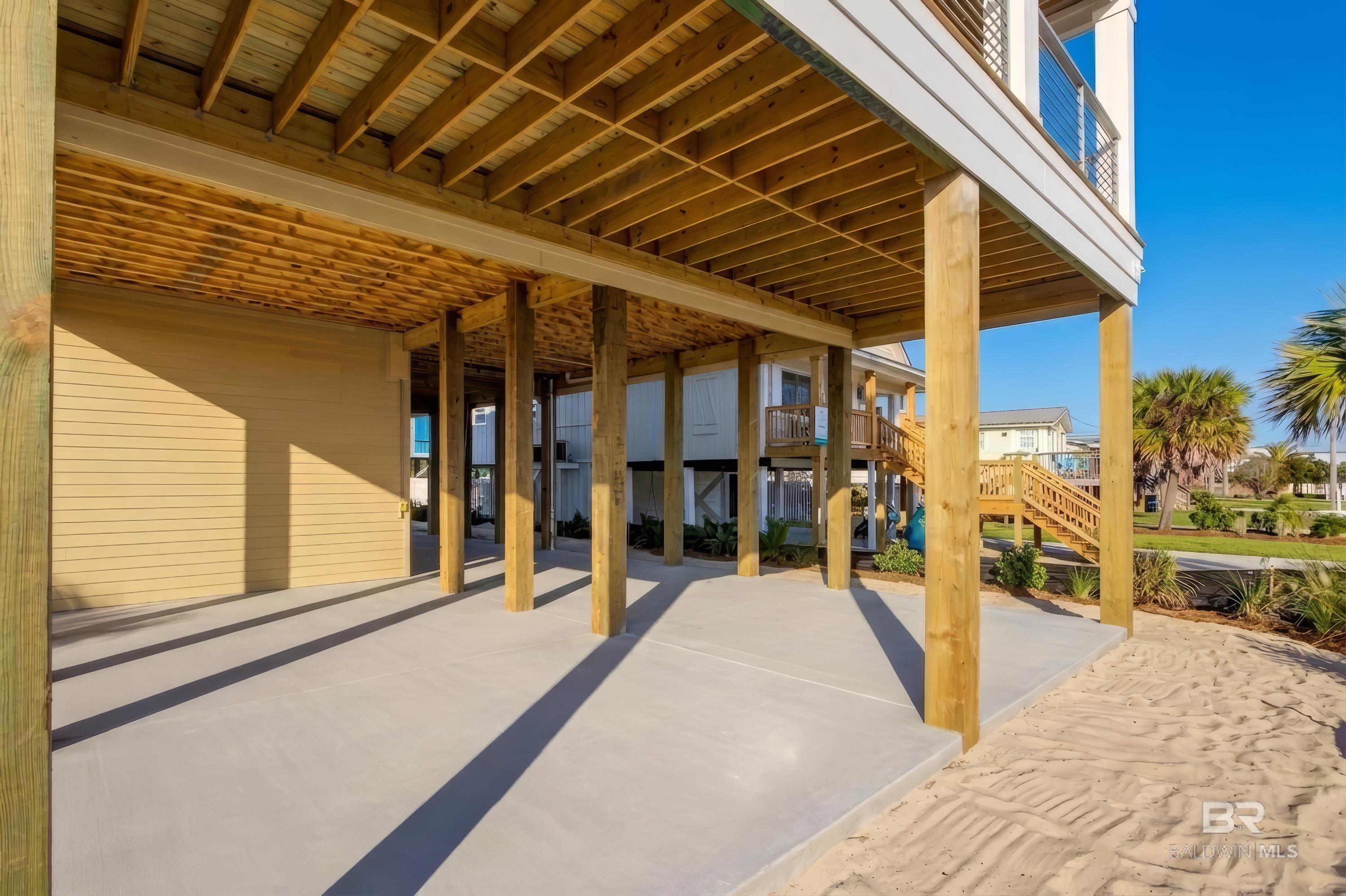 390 E 1st Avenue, Gulf Shores, AL, 36542