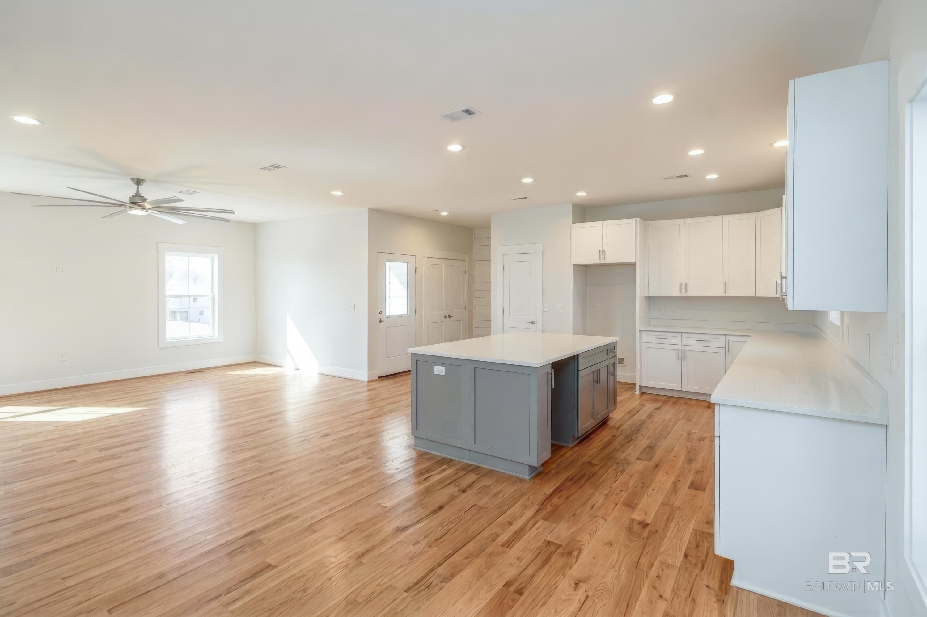 390 E 1st Avenue, Gulf Shores, AL, 36542
