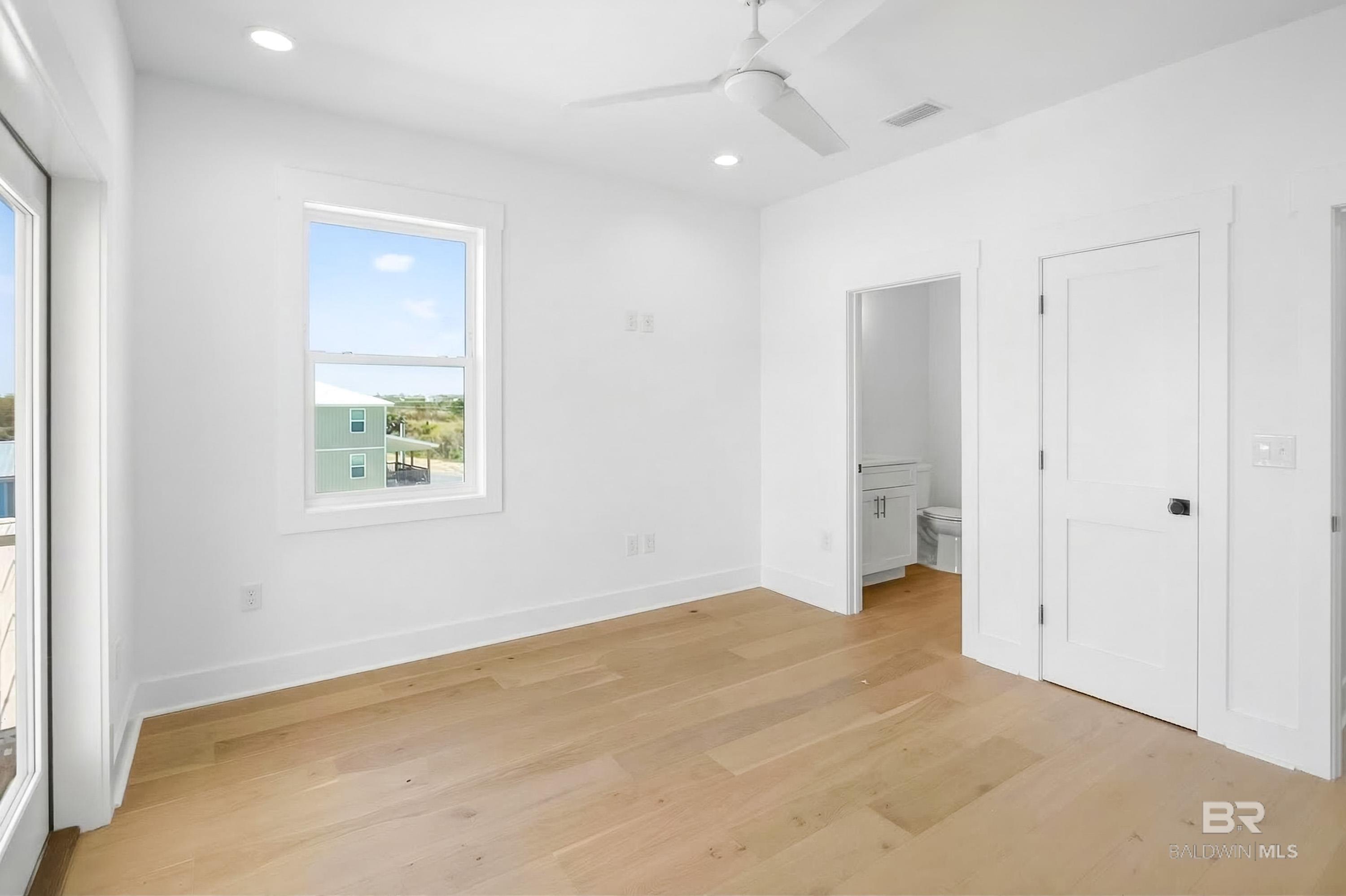https://zimg.paragon.ice.com/ParagonImages/Property/PG/BCAR/394354/29/0/0/214082142d7c76a939084b9f1404906d/7/211af87bae93903a509553ea770180ed/394354-8e78fc4b-80a7-4a66-af80-f02cfbeec0ff.JPG