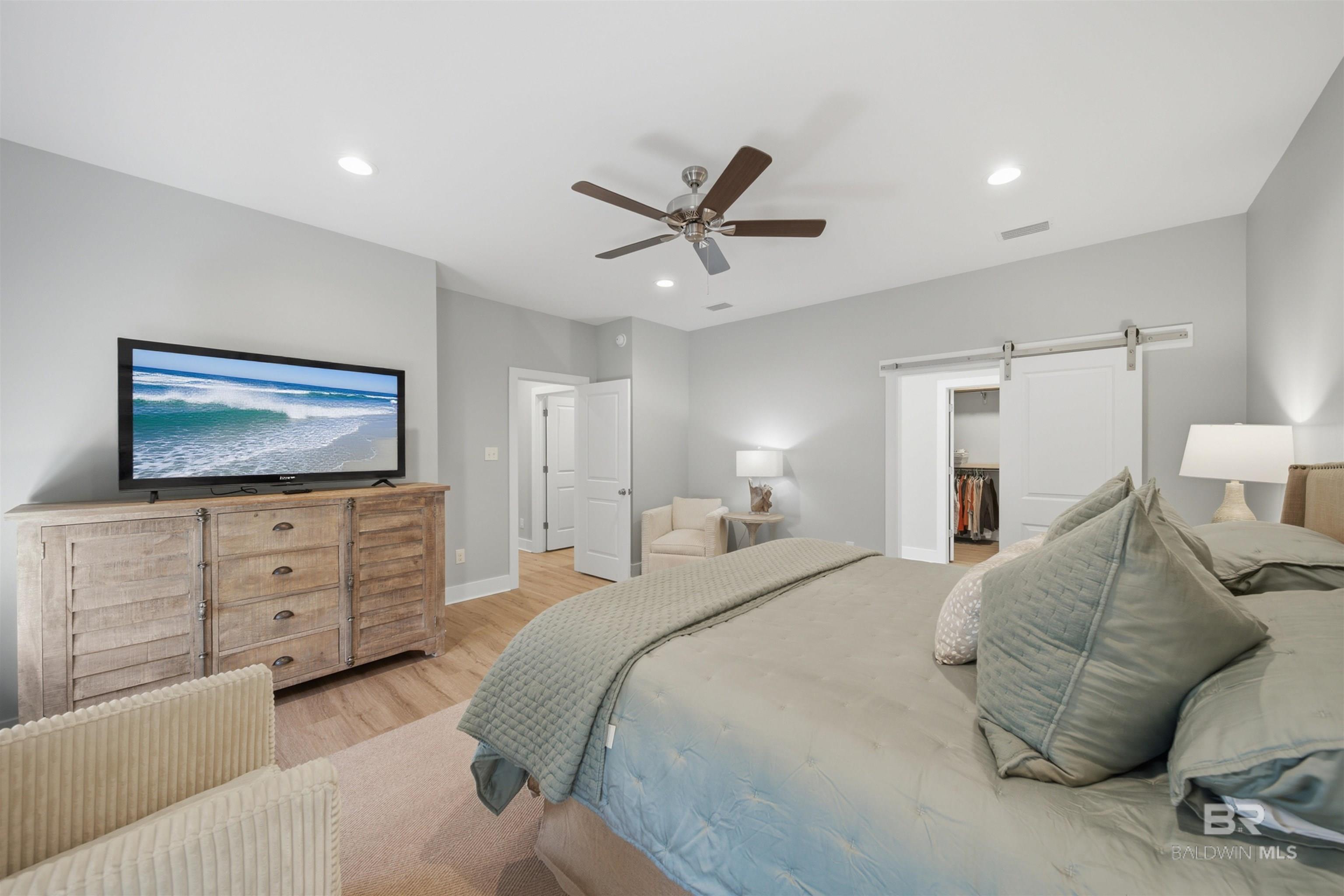https://zimg.paragon.ice.com/ParagonImages/Property/PG/BCAR/394434/23/0/0/7ff3487469774f83d074817d957eb8c9/7/d0d41a6d841edbc5cf53fab4250d332f/394434-4aaea05b-a75e-4f9a-82bc-23c14873f7c1.JPG