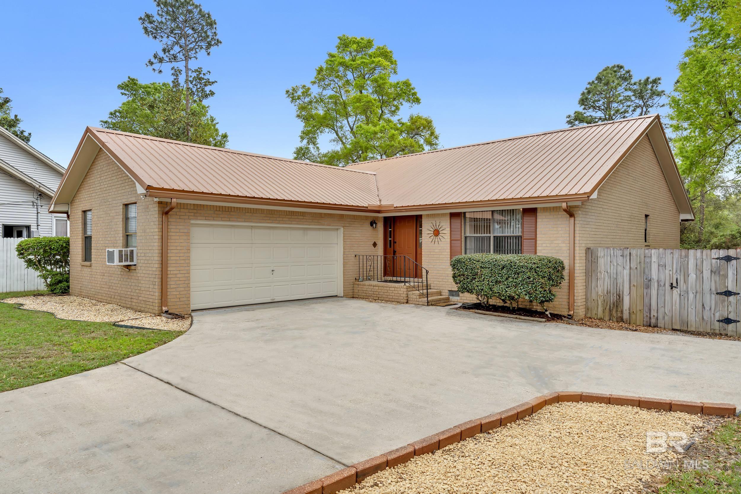 2760 Manuel Circle, Lillian, AL, 36549