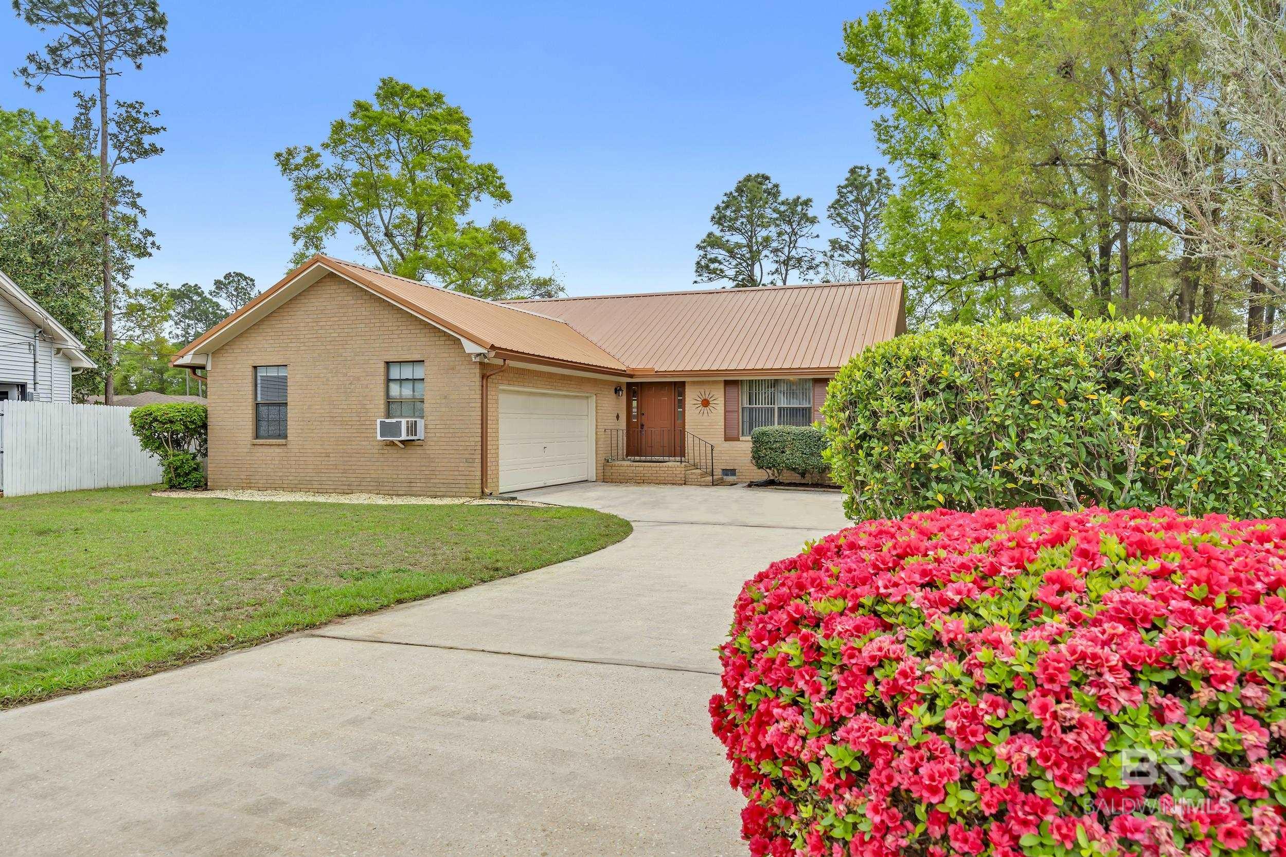 2760 Manuel Circle, Lillian, AL, 36549